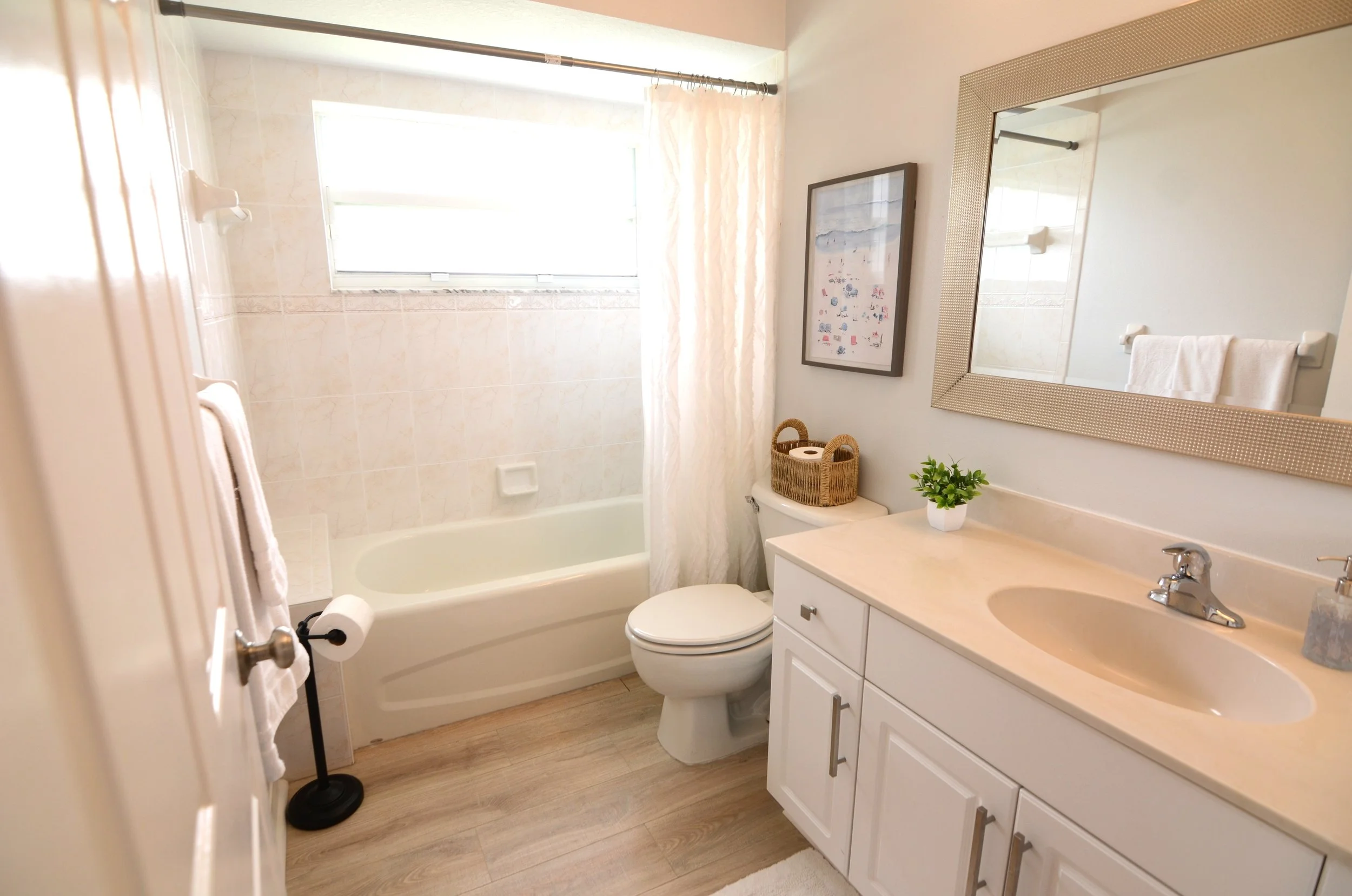 DSC_6599_guest bath.JPG