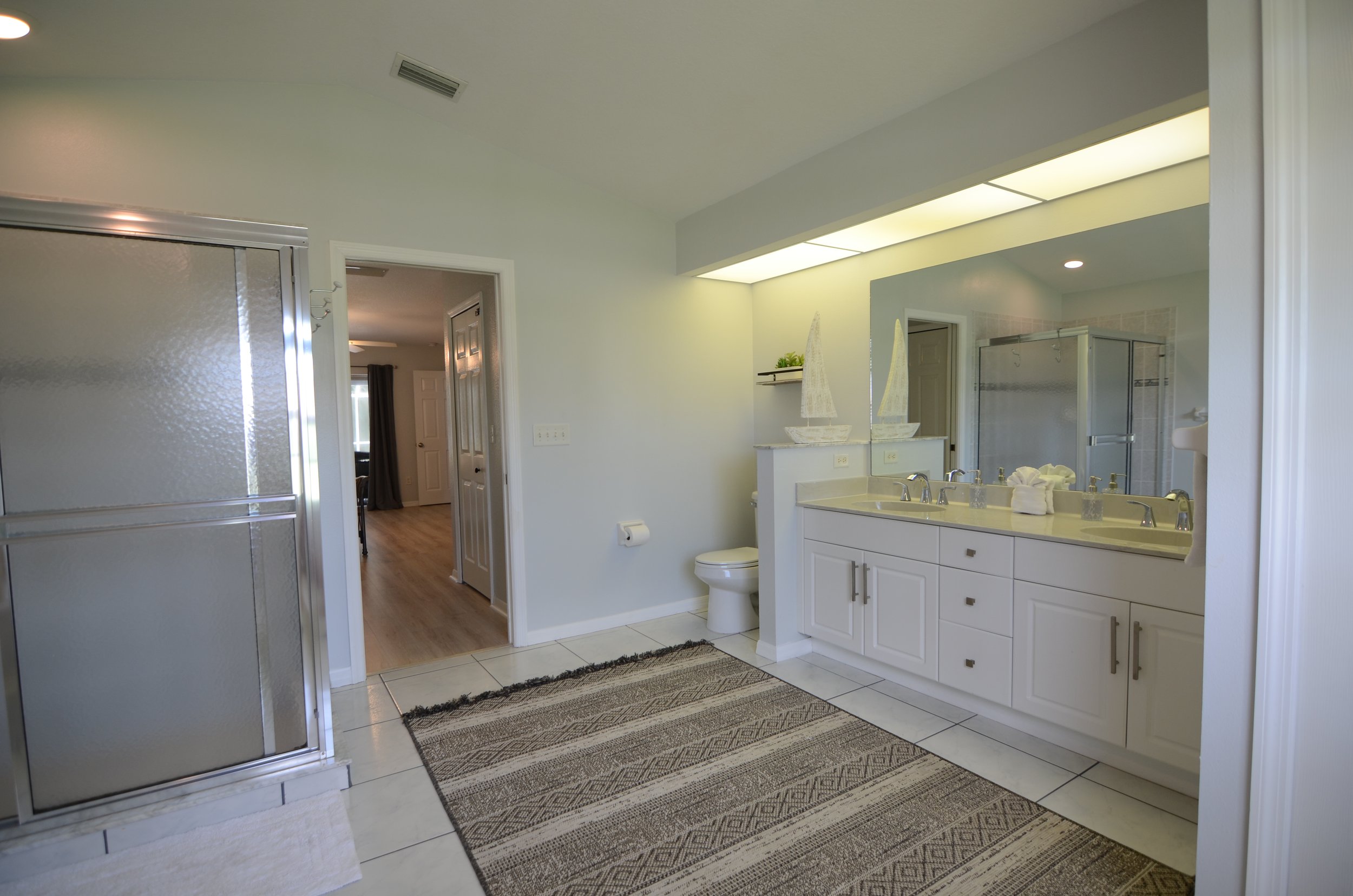 DSC_6524_master bath.JPG