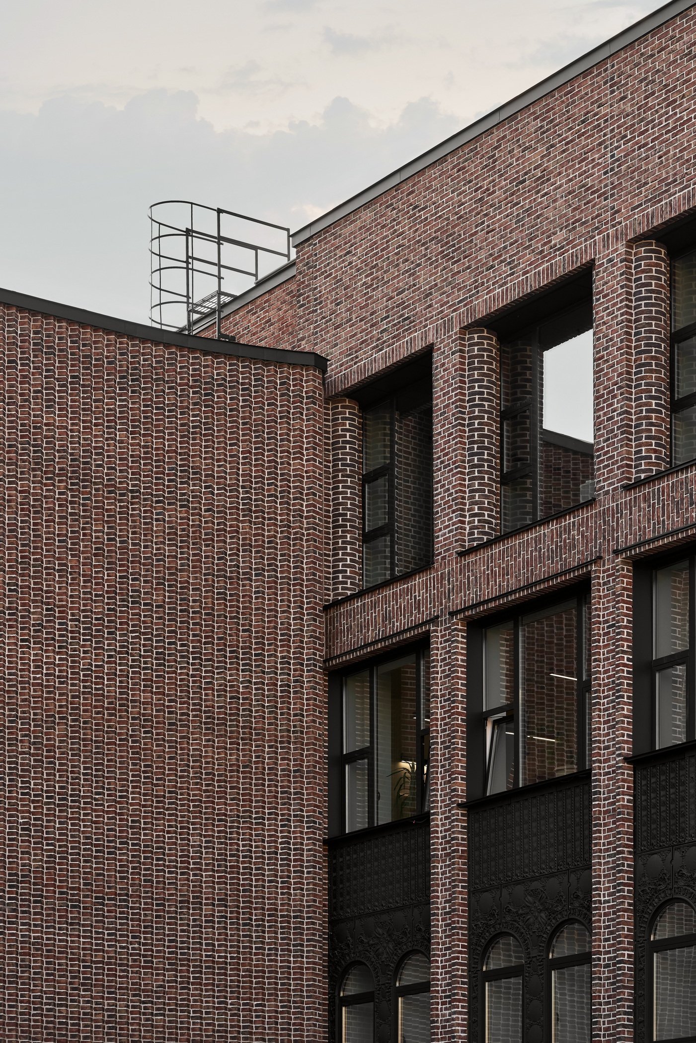 06_Office Building_0012.jpg