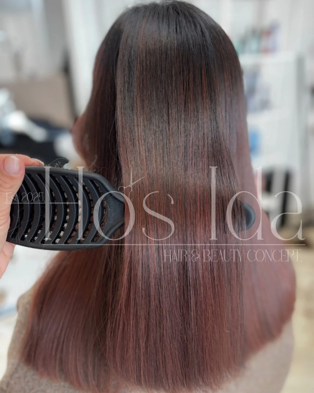 Min s&oslash;de smukke kunde fin opfisket sin balayage (fra anden fris&oslash;r).
Vi er begge meget begejstrede for resultatet😍
- som i &oslash;vrigt passede s&aring; godt til hendes sk&oslash;nne brune hud 👌🏽🫶🏽

Husk ogs&aring; at booke din far