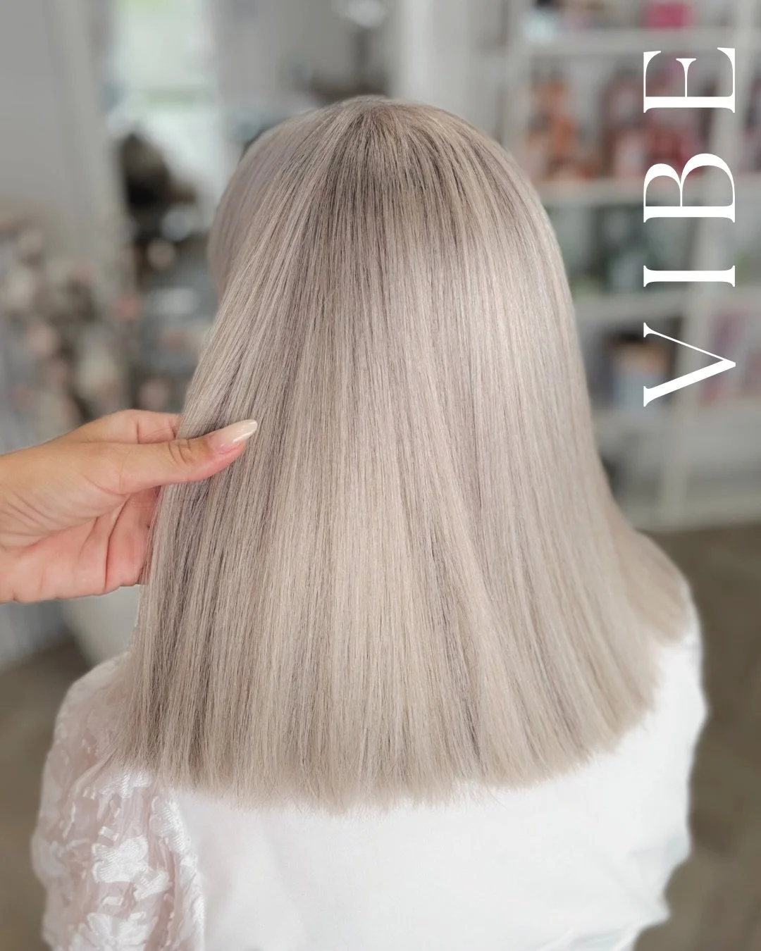 Gr&aring;h&aring;rs blend 🩶🤍

Min sk&oslash;nne kunde her, &oslash;nskede at f&aring; et lysere look. Det n&aring;ede vi ret godt i m&aring;l med 😍
Derudover fik hun en smuk sommer klip ogs&aring; !☀️

Book din tid en selvfork&aelig;lelse, fornyel