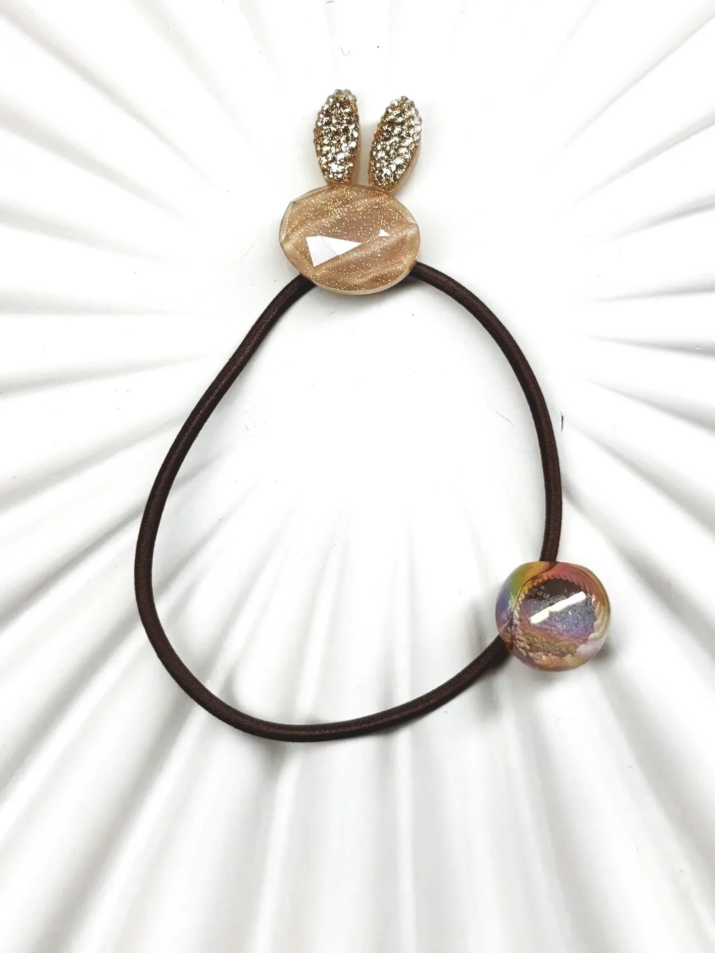 Elastik m. kanin, perle og glimmer