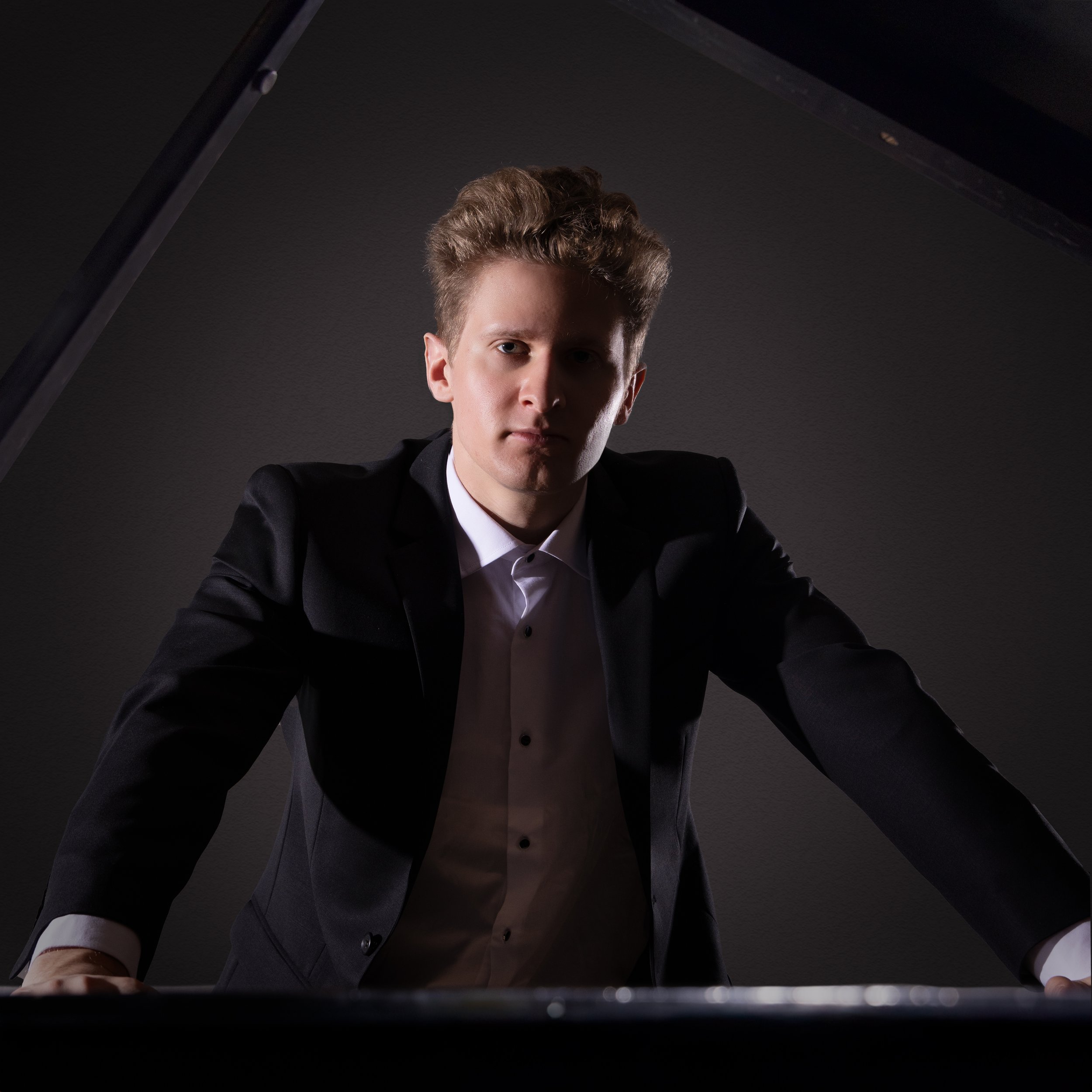 Rogosi rahvusvahelise muusikalaagri II Klaverikursuse “Pianistide gala”