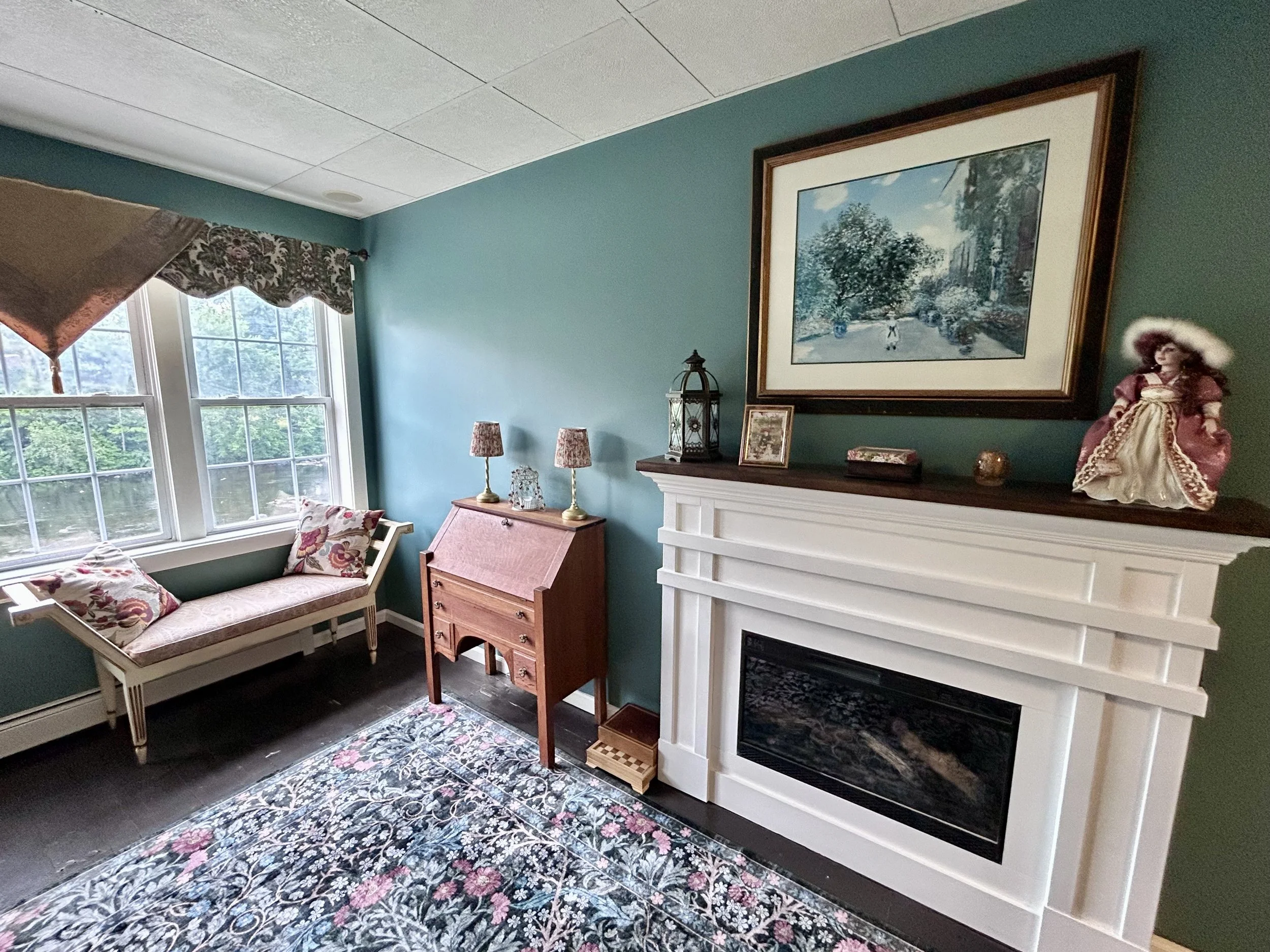 Room Rental - Lounge Weekend