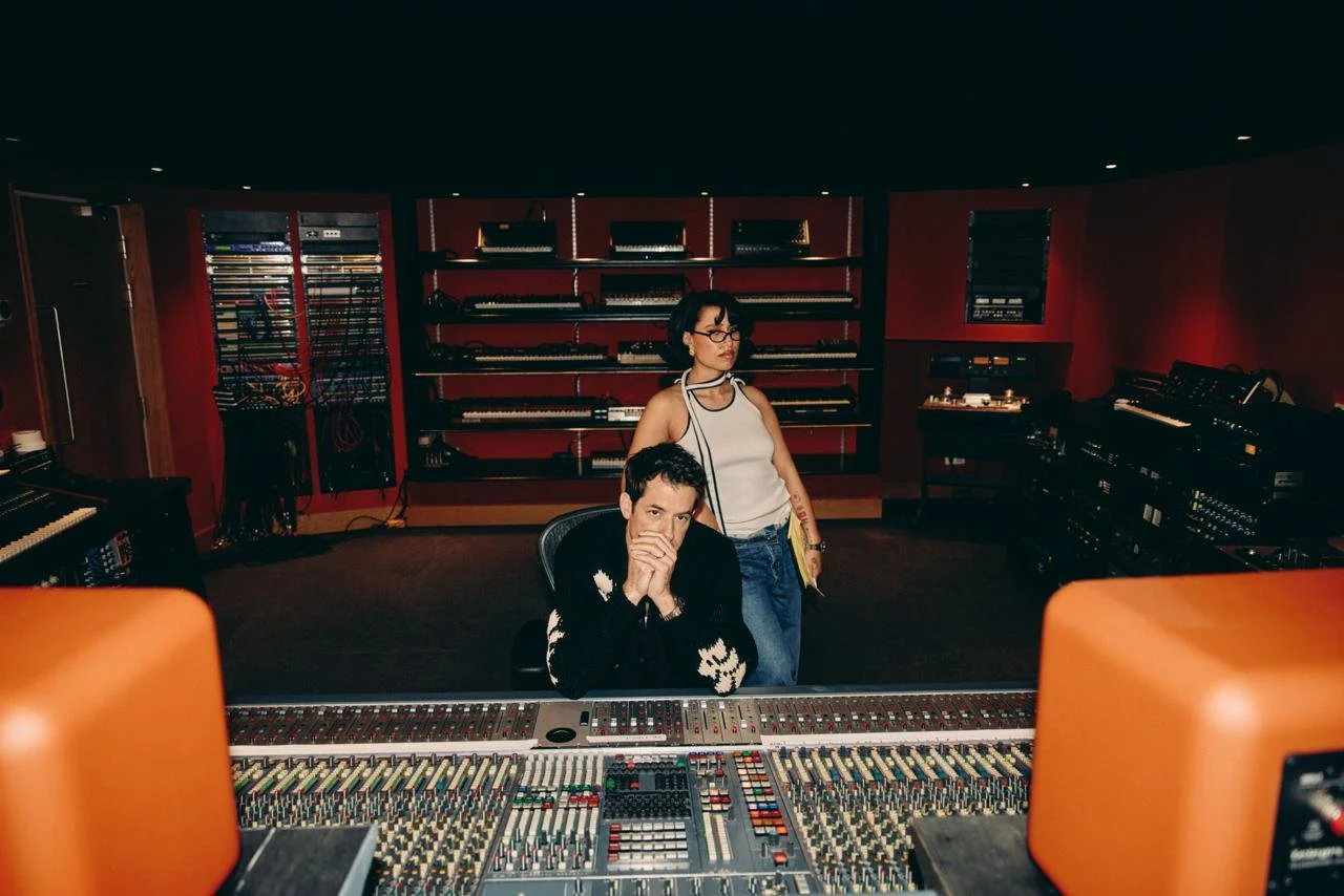 Mark Ronson, RAYE - Suzanne