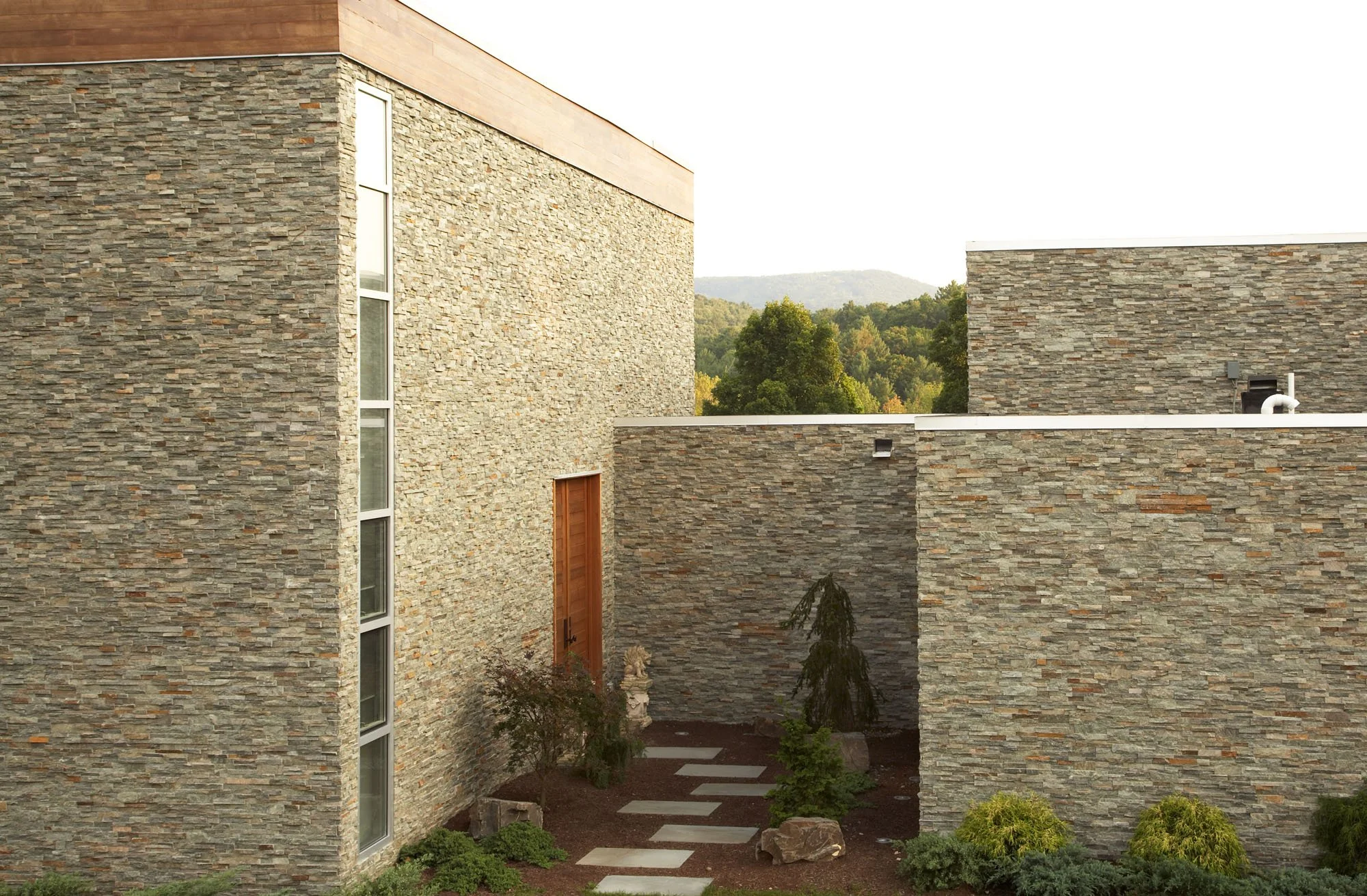 outdoor3-002.jpg