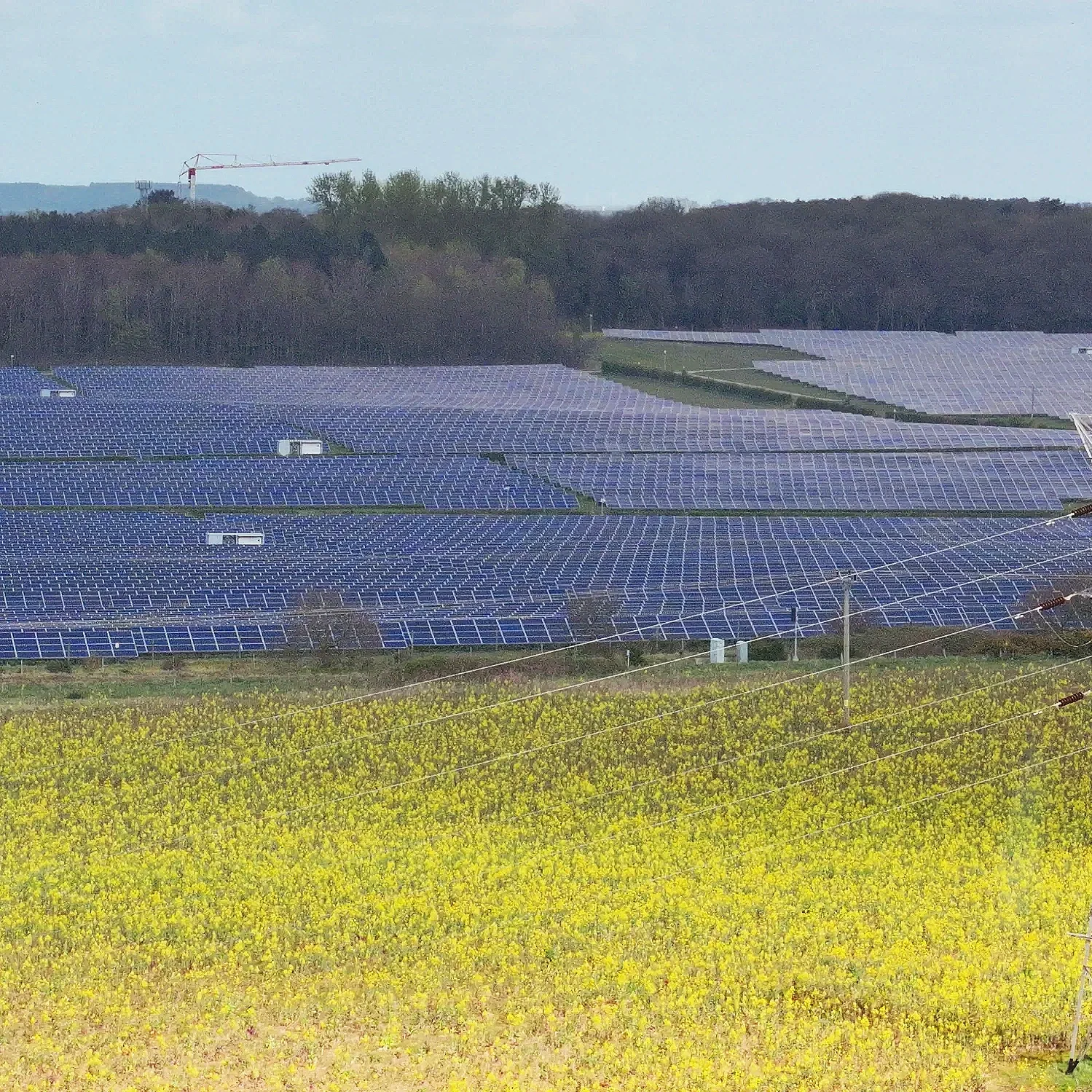 aerial-view-solar-farm-panels-landscape.webp