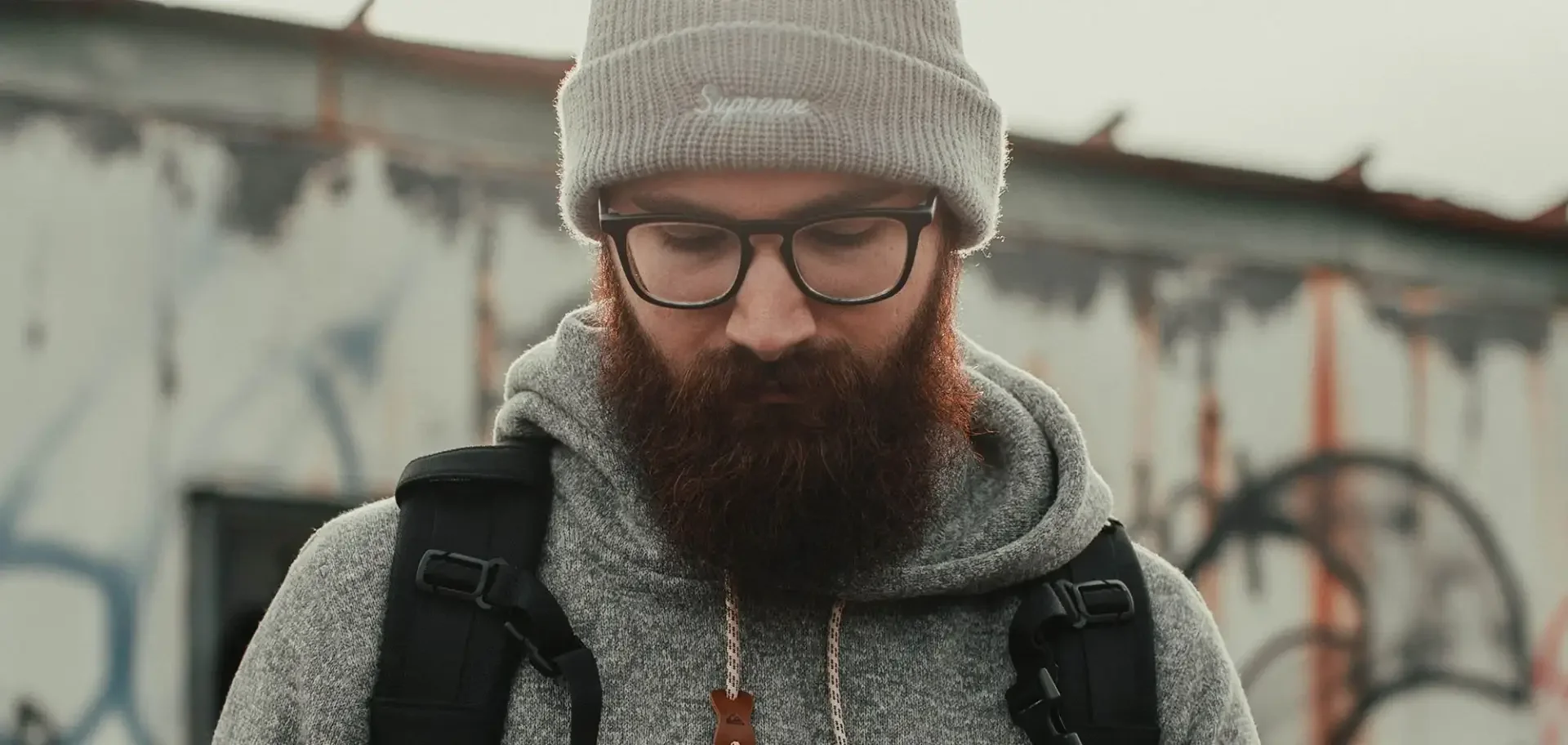 Como Acabar de Vez com a Caspa na Barba