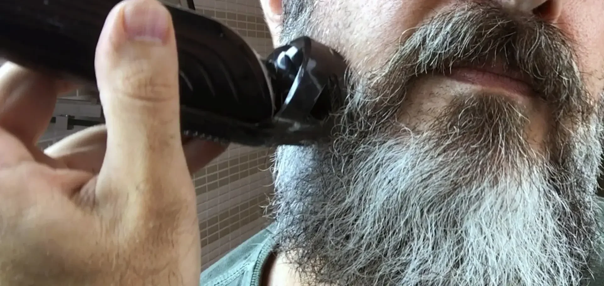 Aparando a Barba em Casa na Quarentena | Live com Barbeiro