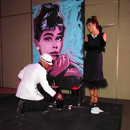 Audrey Hepburn paint show 