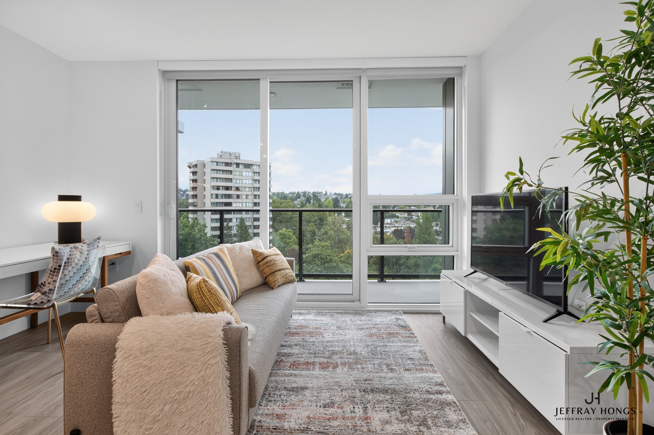 Furnished For Rent: 1X03-2135 Springer Ave, Burnaby
