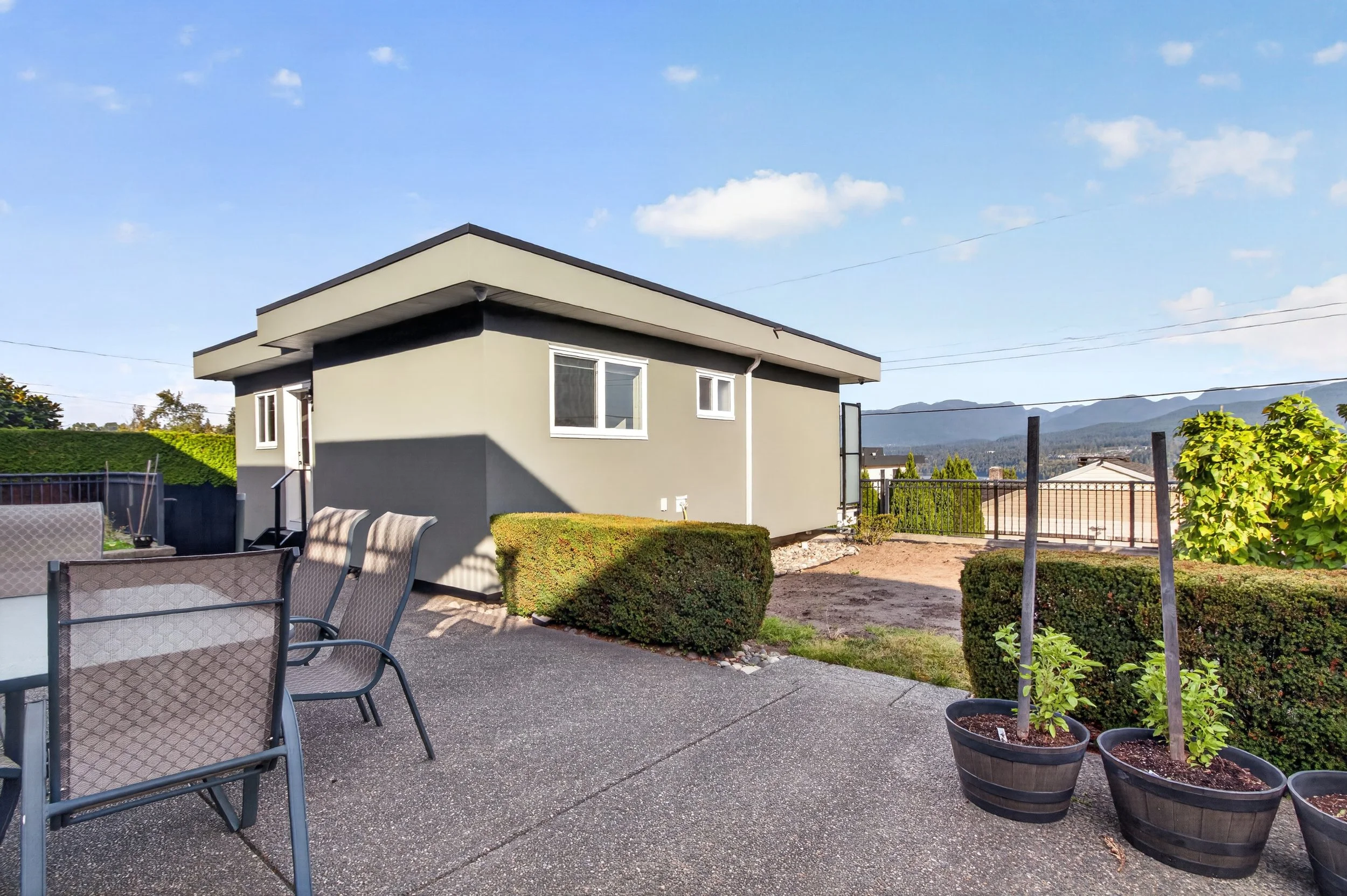 Laneway House For Rent: 7081 Balcarra Drive, Burnaby