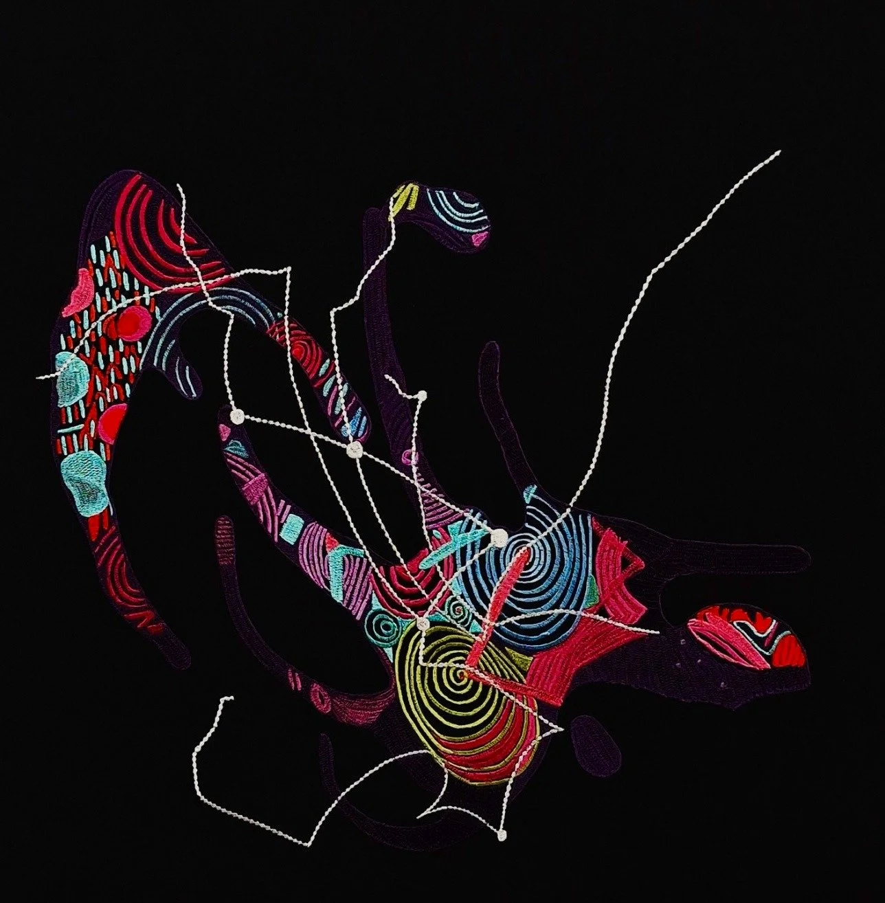 traiettorie, cotone e legno, 70x70x2,5, 2025.jfif