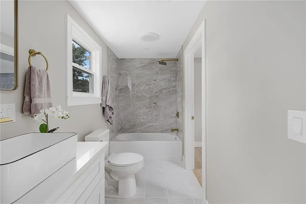 aspen bathroom.webp