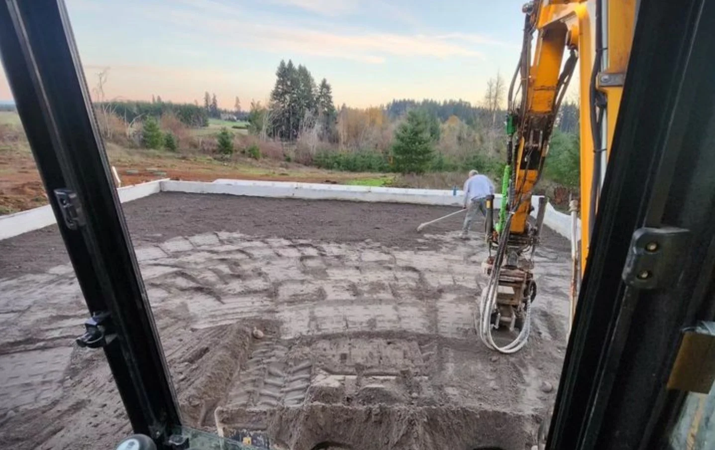 𝗠𝗮𝘀𝘁𝗲𝗿𝗶𝗻𝗴 𝗙𝘂𝗹𝗹 𝗦𝗶𝘁𝗲 𝗣𝗿𝗲𝗽𝗮𝗿𝗮𝘁𝗶𝗼𝗻: 𝗞𝗲𝘆 𝗦𝘁𝗲𝗽𝘀 𝗳𝗼𝗿 𝗦𝘁𝗿𝗼𝗻𝗴 𝗙𝗼𝘂𝗻𝗱𝗮𝘁𝗶𝗼𝗻𝘀

Building something that stands the test of time begins long before the first brick is laid. Full site preparation is the founda