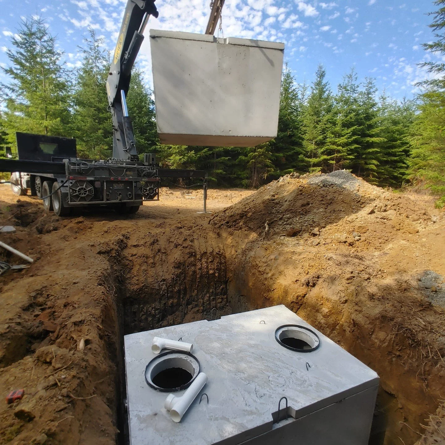 When you need expert excavation, demo, or septic installs in Onalaska, we're here to help. We offer special discounts to first responders, military personnel, and veterans. Get a speedy estimate by calling or texting us at (360) 810-5820.
https://www