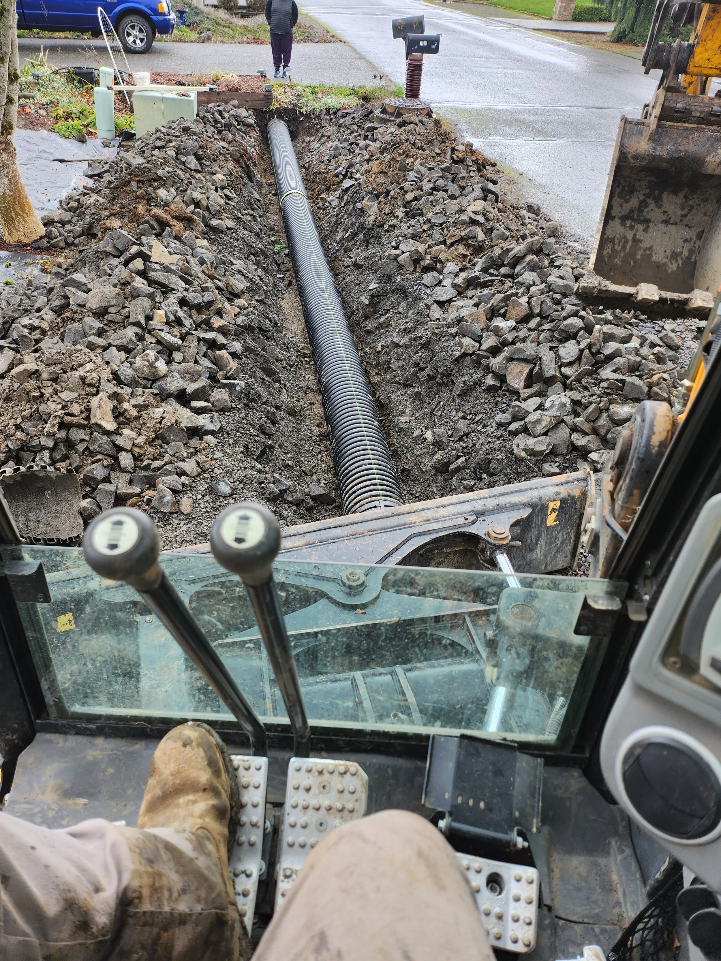 Adding culvert pipe to existing stormdrain in Chehalis, WA