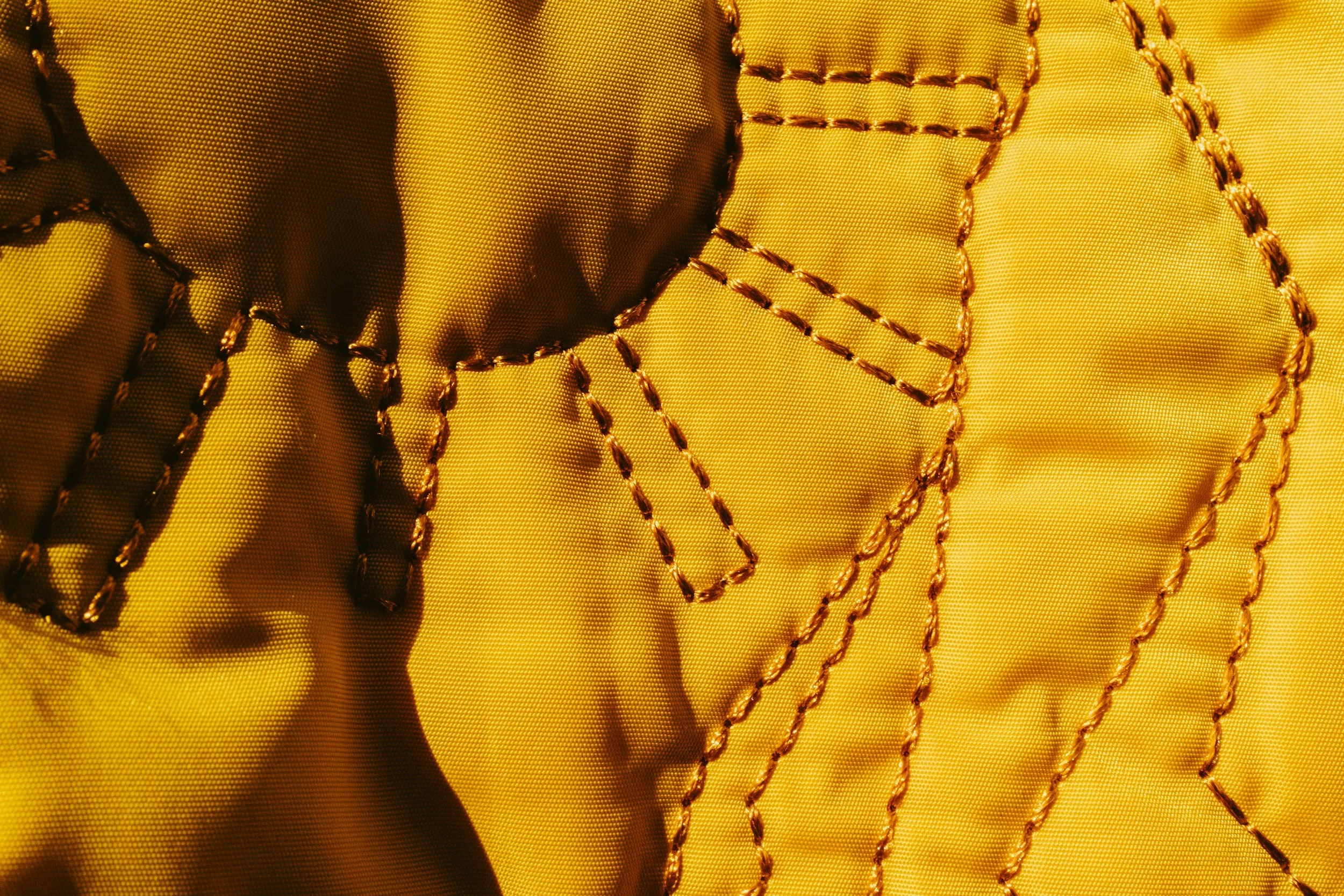 Faden der Identität – Textile Mini-Porträts