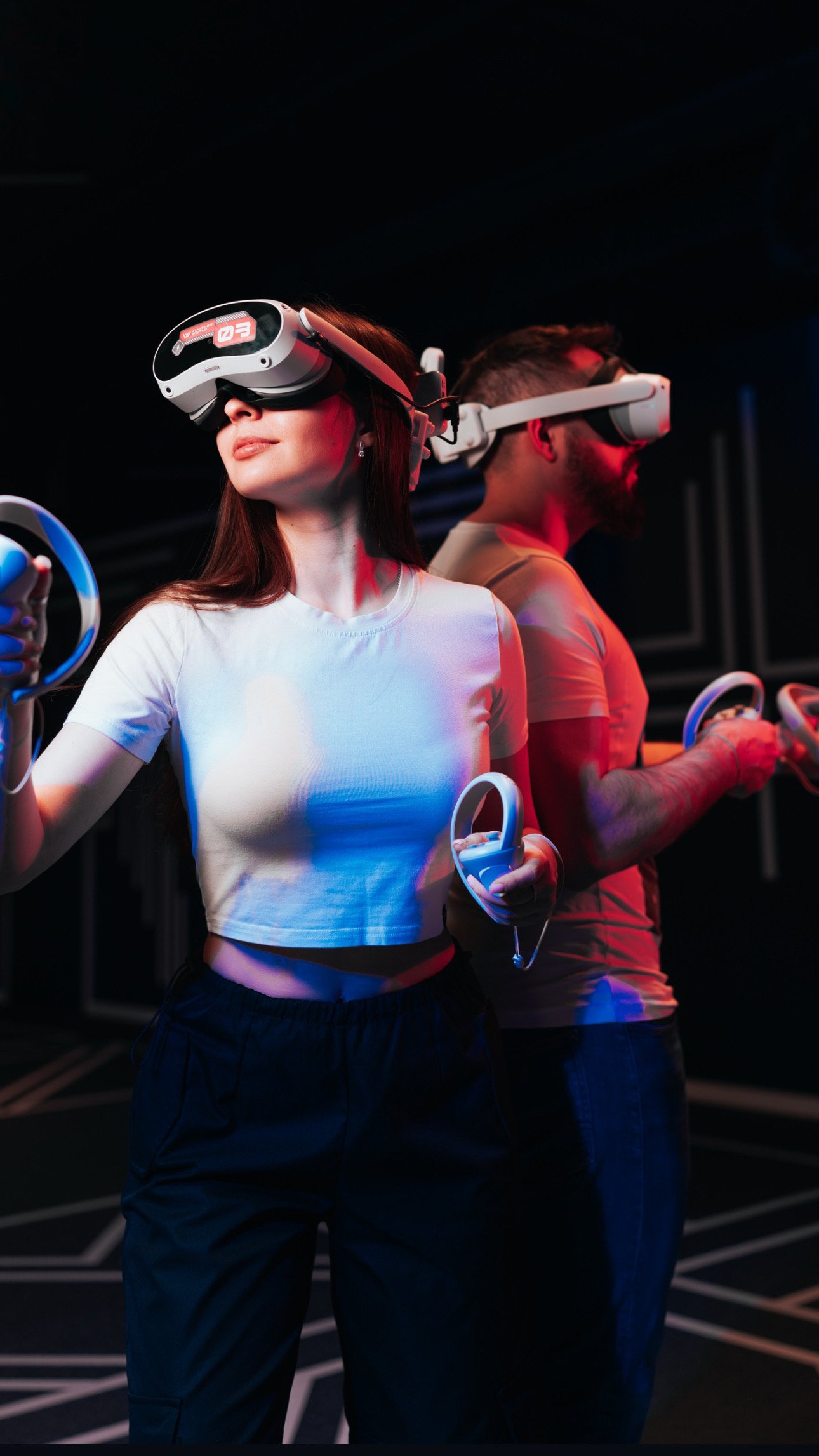 People during vr session.jpg