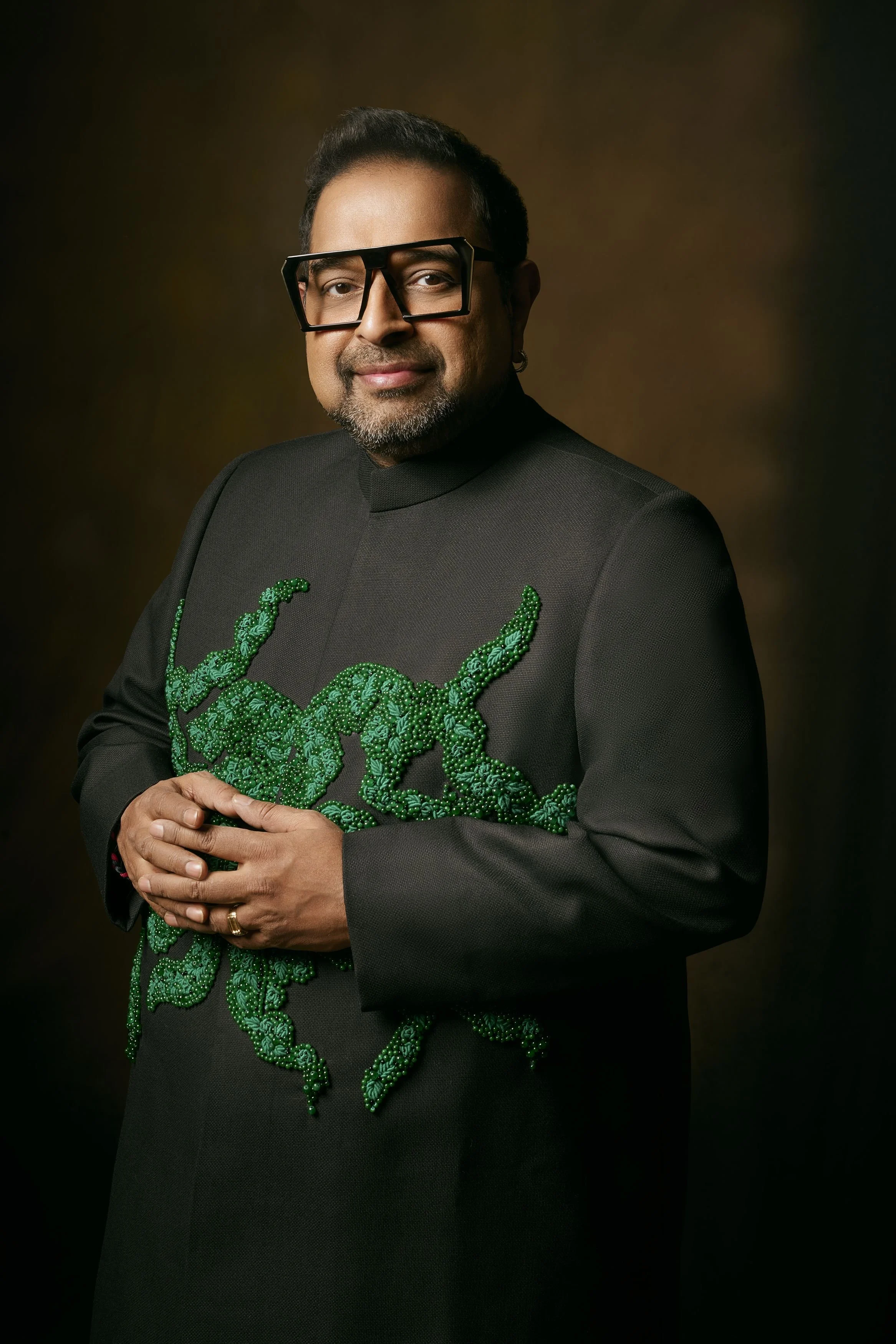 resized shankar mahadevan grammys outfit5427 1.jpg