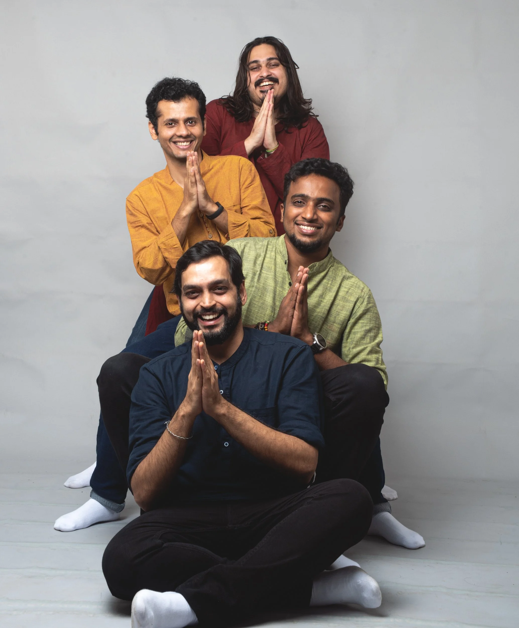 Groovedarshan portrat + artwork-256.jpg