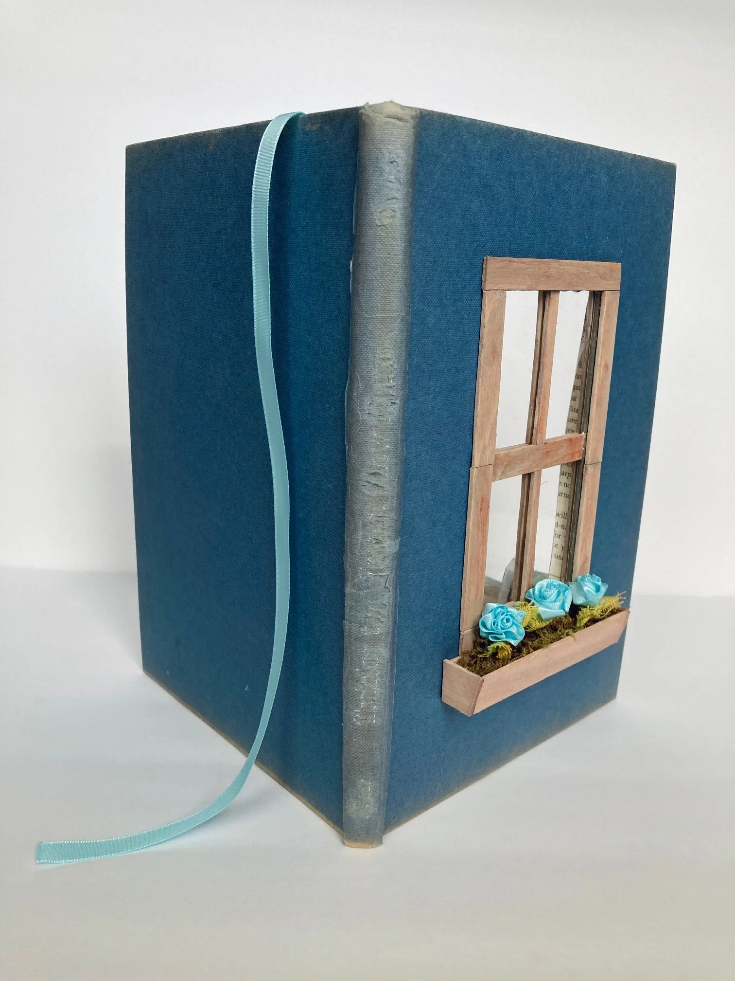 Book Nook 2025 