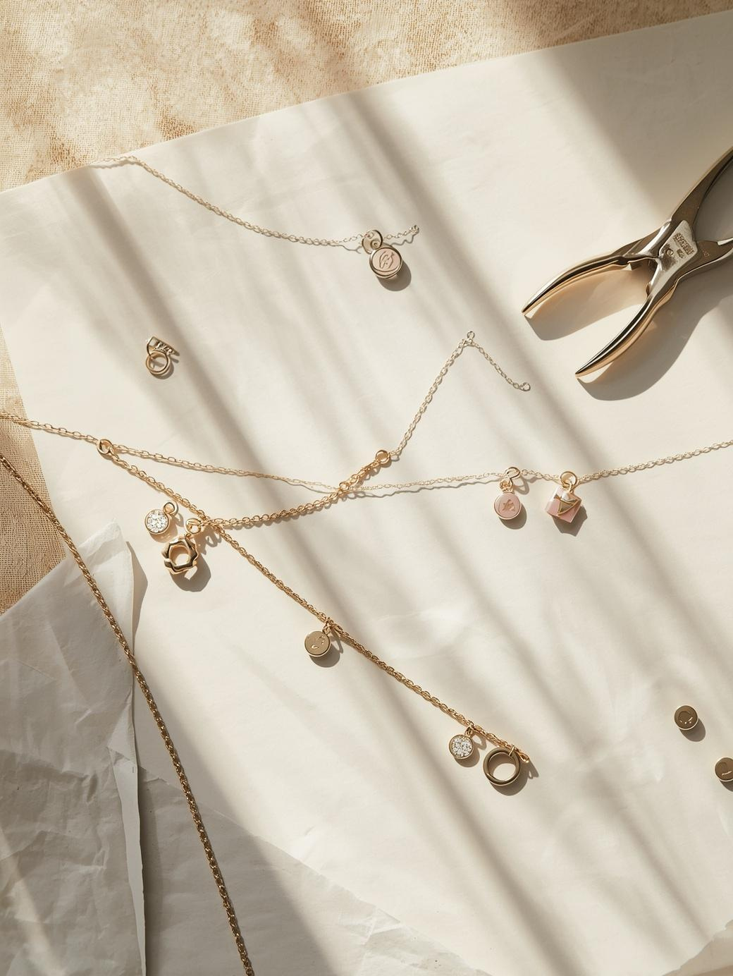 Making simple chains with friends