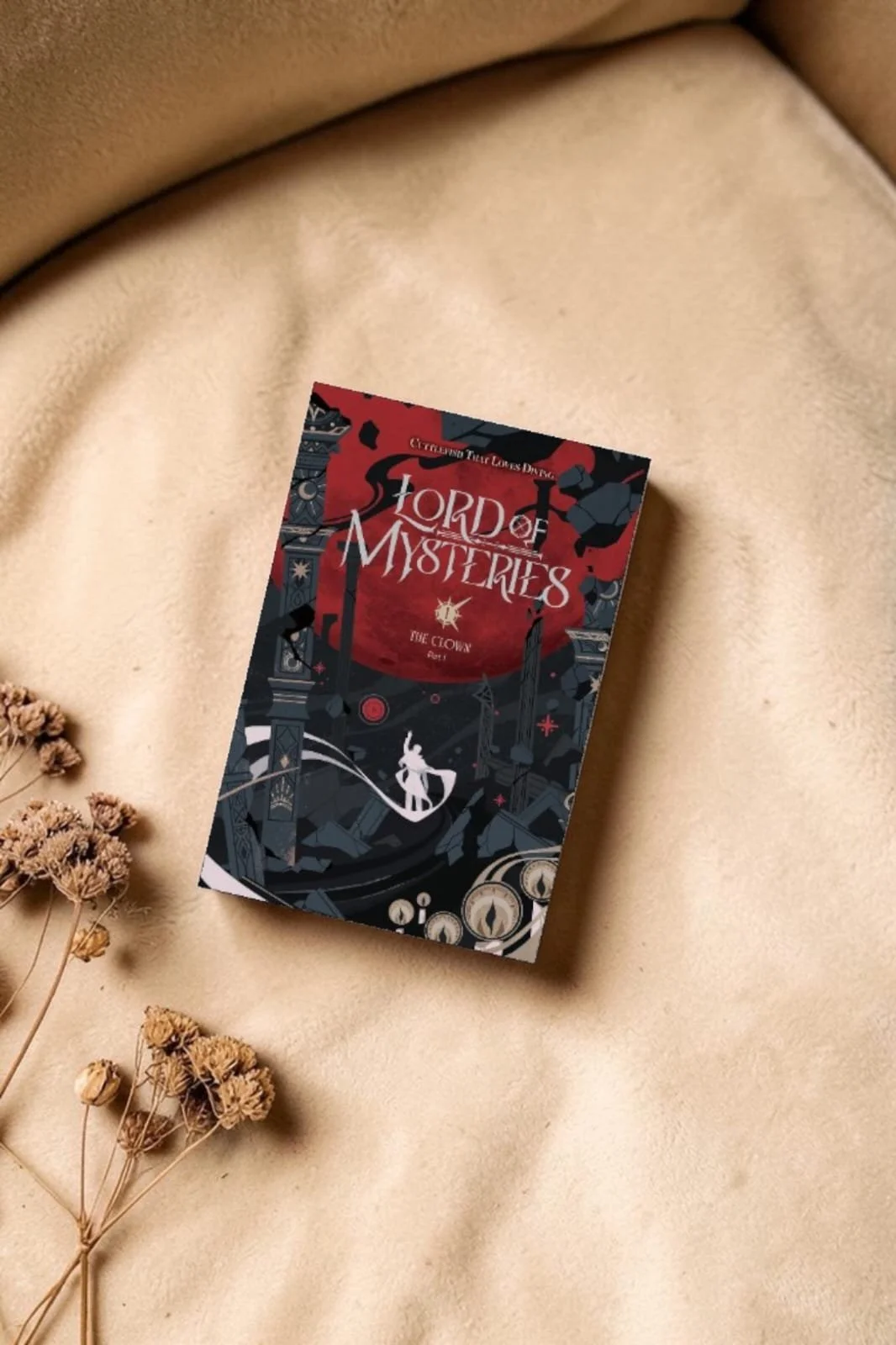 How Lord of the Mysteries became the book I reach for most nights