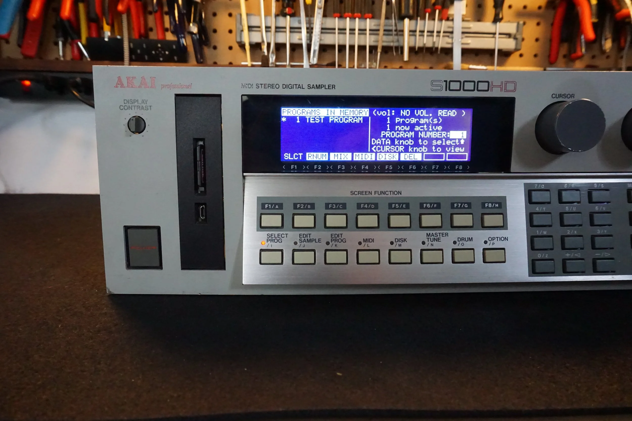 AKAI S1000HD Rack Sampler - maxed out