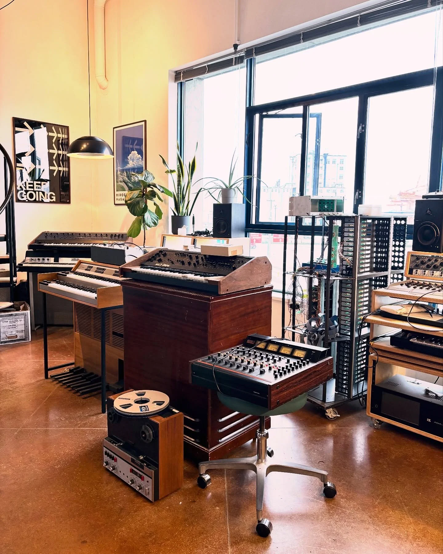Monday shop stuff 💥⚡️❤️🛠️ #repairshop #analog #studiotech #synthrepair #synthtech #electricpiano #moog #roland #korg #oberheim #sequentialcircuits #lexicon #akai #emu #studer #shooksound