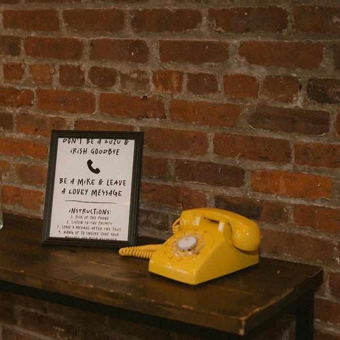 Phone+decor-+Mike+and+zuzu+wedding.jpg