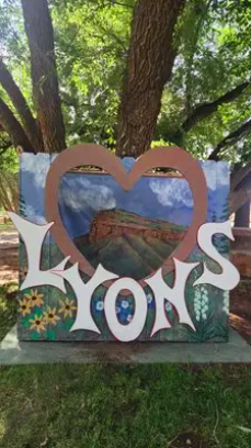 sandstone photo booth.png