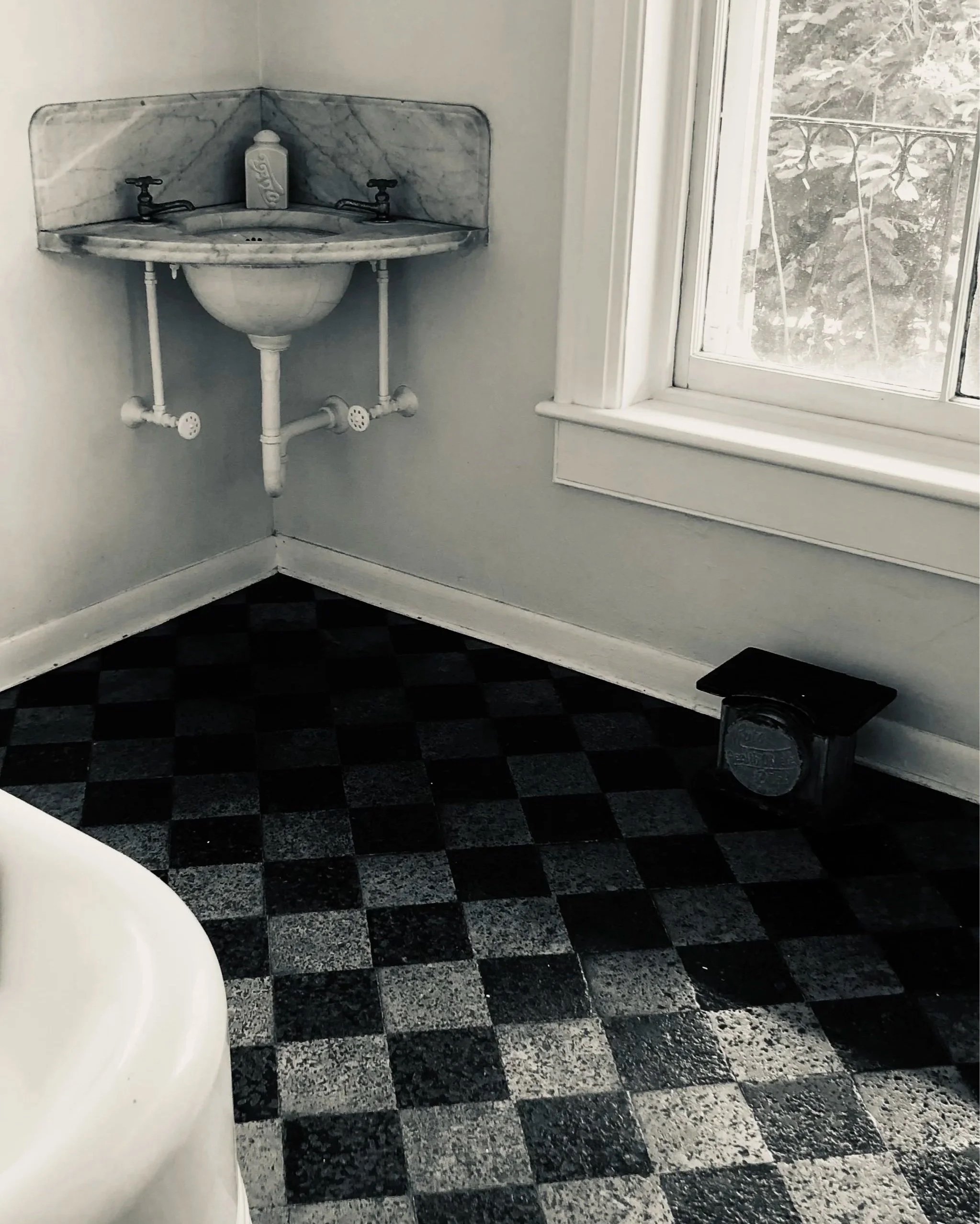 The Quiet Intelligence of Old Homes