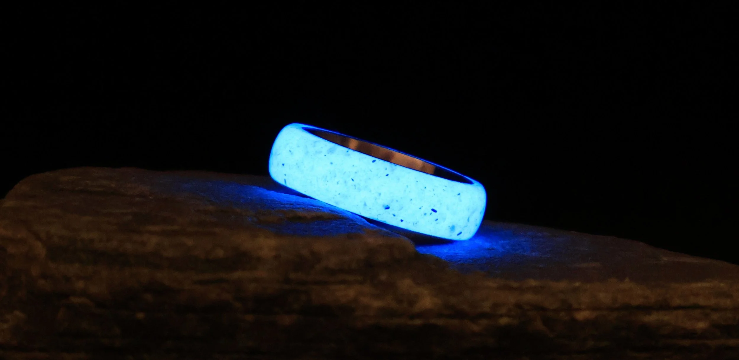 Lapislazuli und Leuchtpulver