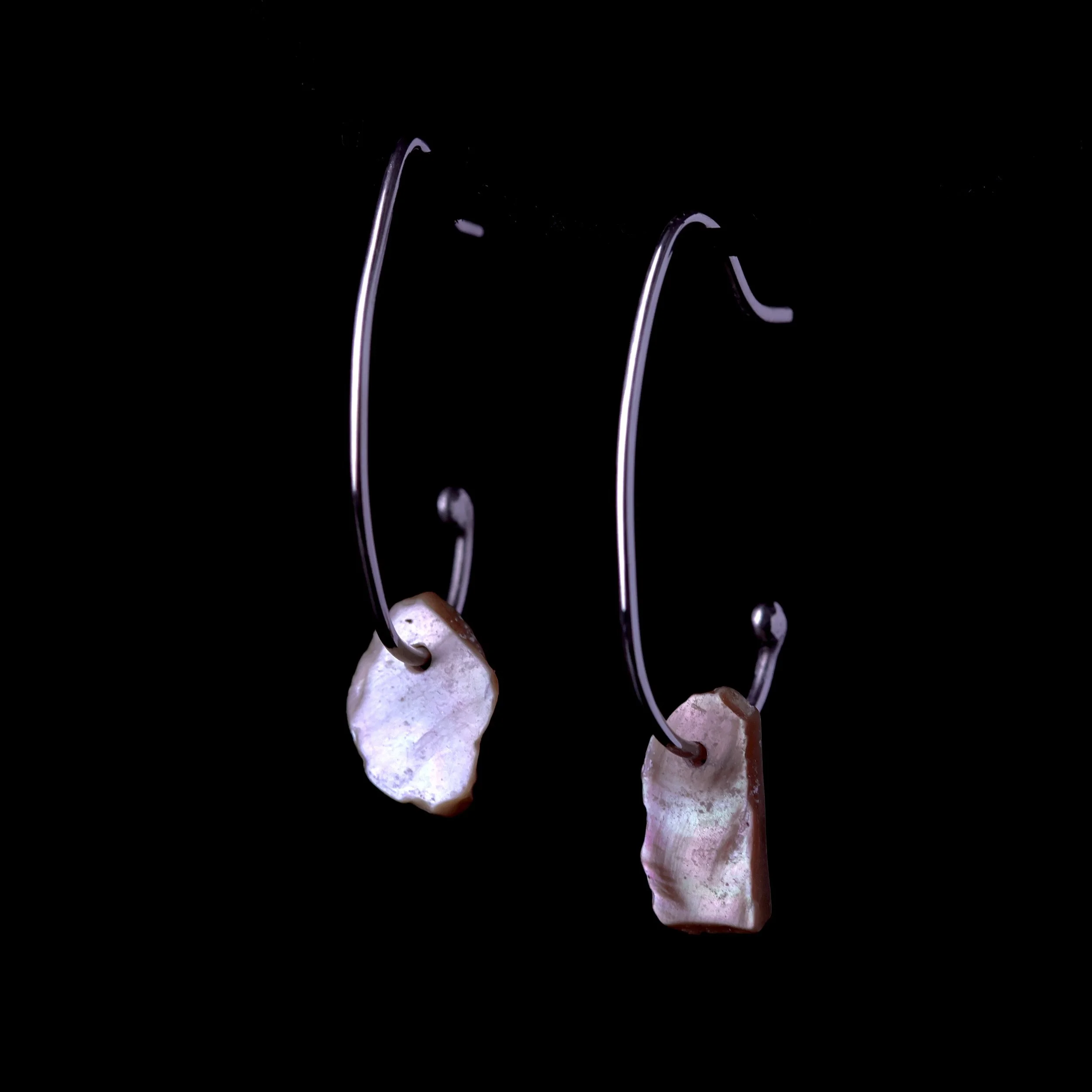 Gebogen mit Perlmutt