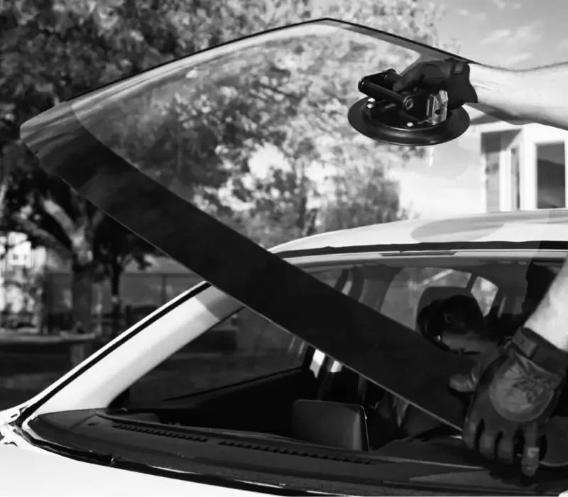 AUTO GLASS REPLACEMENT