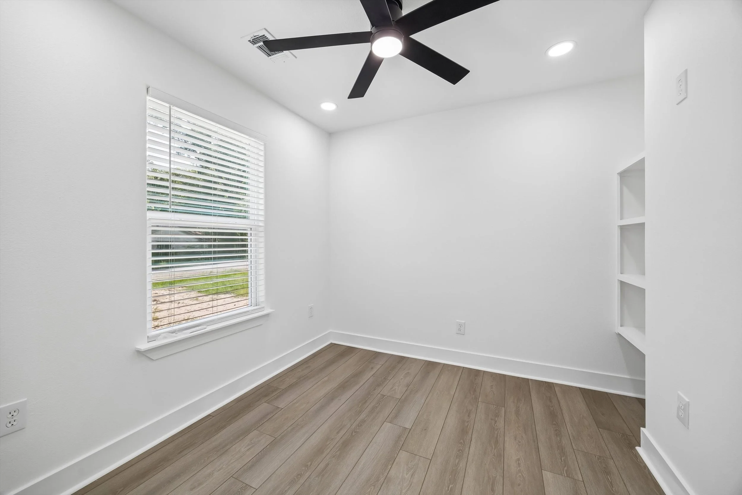 16-E Community Dr 22837 IMG 16.jpg
