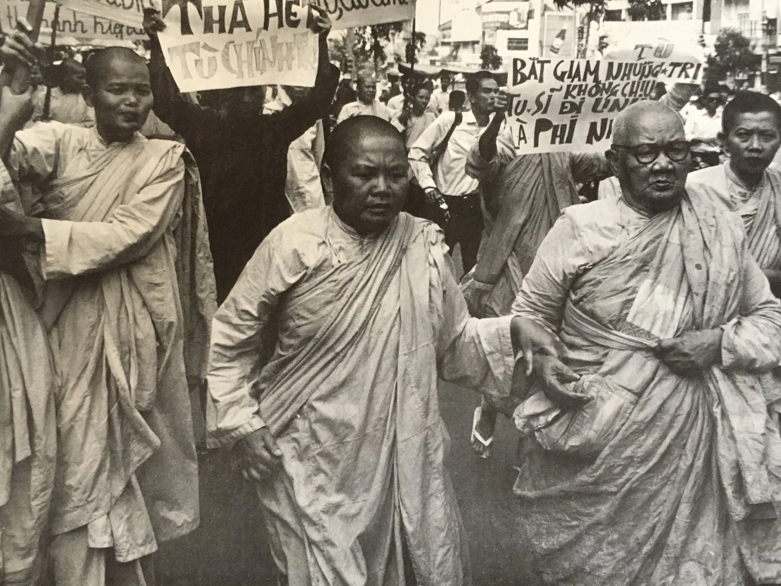Buddhist nuns led by Mendicant chief nun, Theravada tradition, Huỳnh Liên