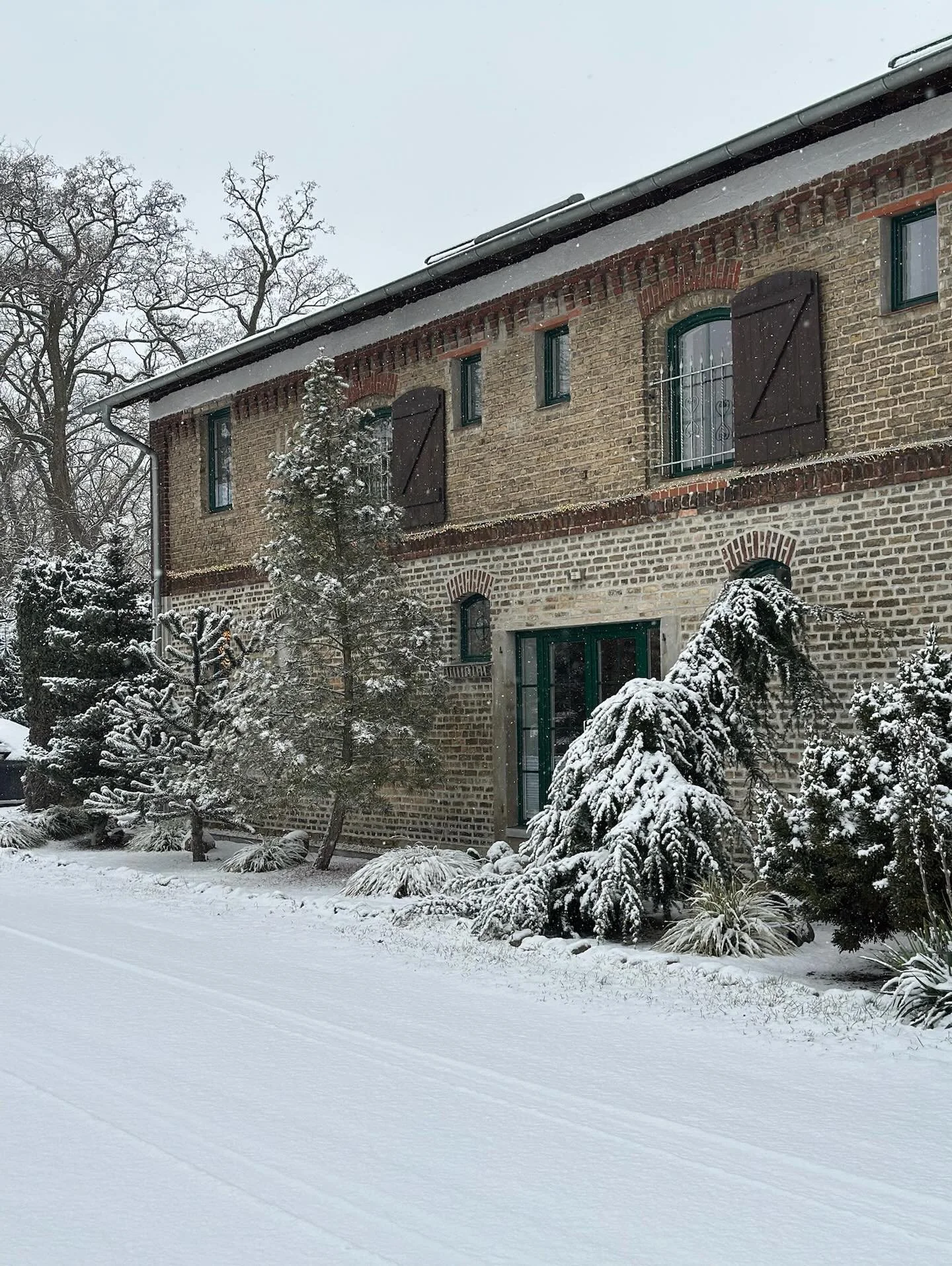 2026.
Ein Jahr des Wandels und des Ankommens.
Ein neuer Ort, neue Perspektiven &ndash; Potsdam.

Ein lange gehegter Traum nimmt Gestalt an:
der Start unserer eigenen Ferienwohnung.

Dankbar f&uuml;r alles, was war,
und voller Vorfreude auf das, was h