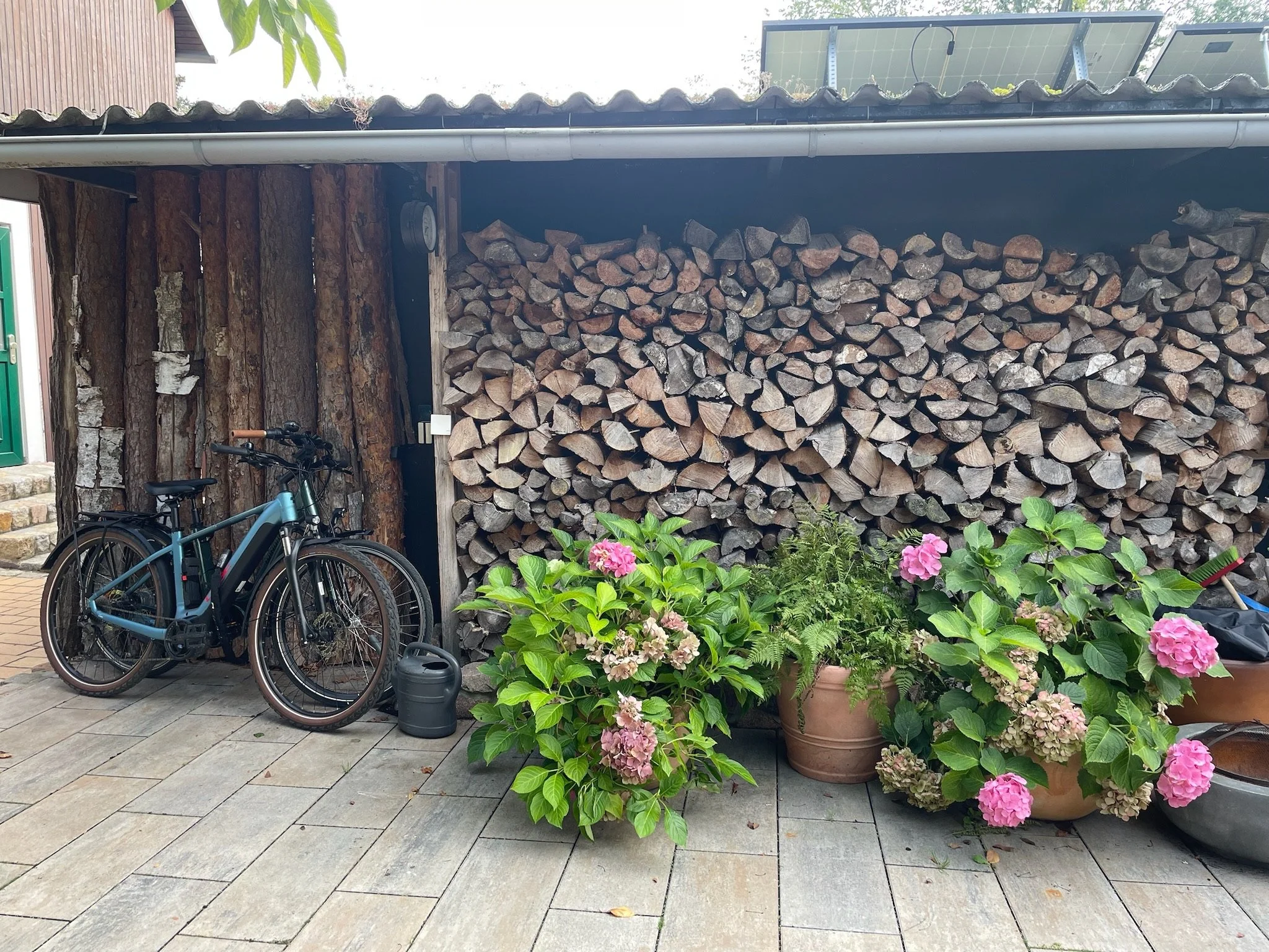 Überdachte Abstellmöglichkeit für Fahrräder
