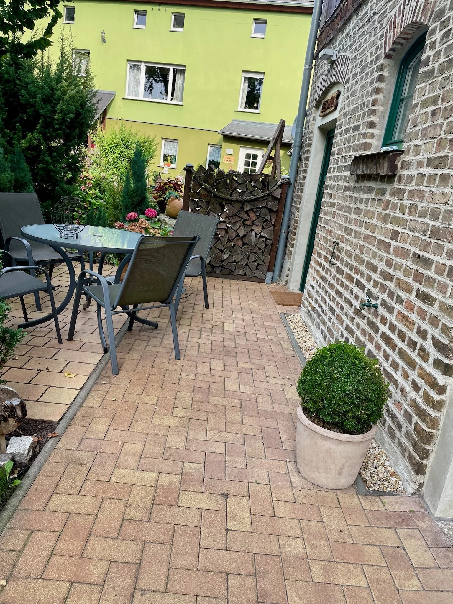 Terrasse vor der Ferienwohnung