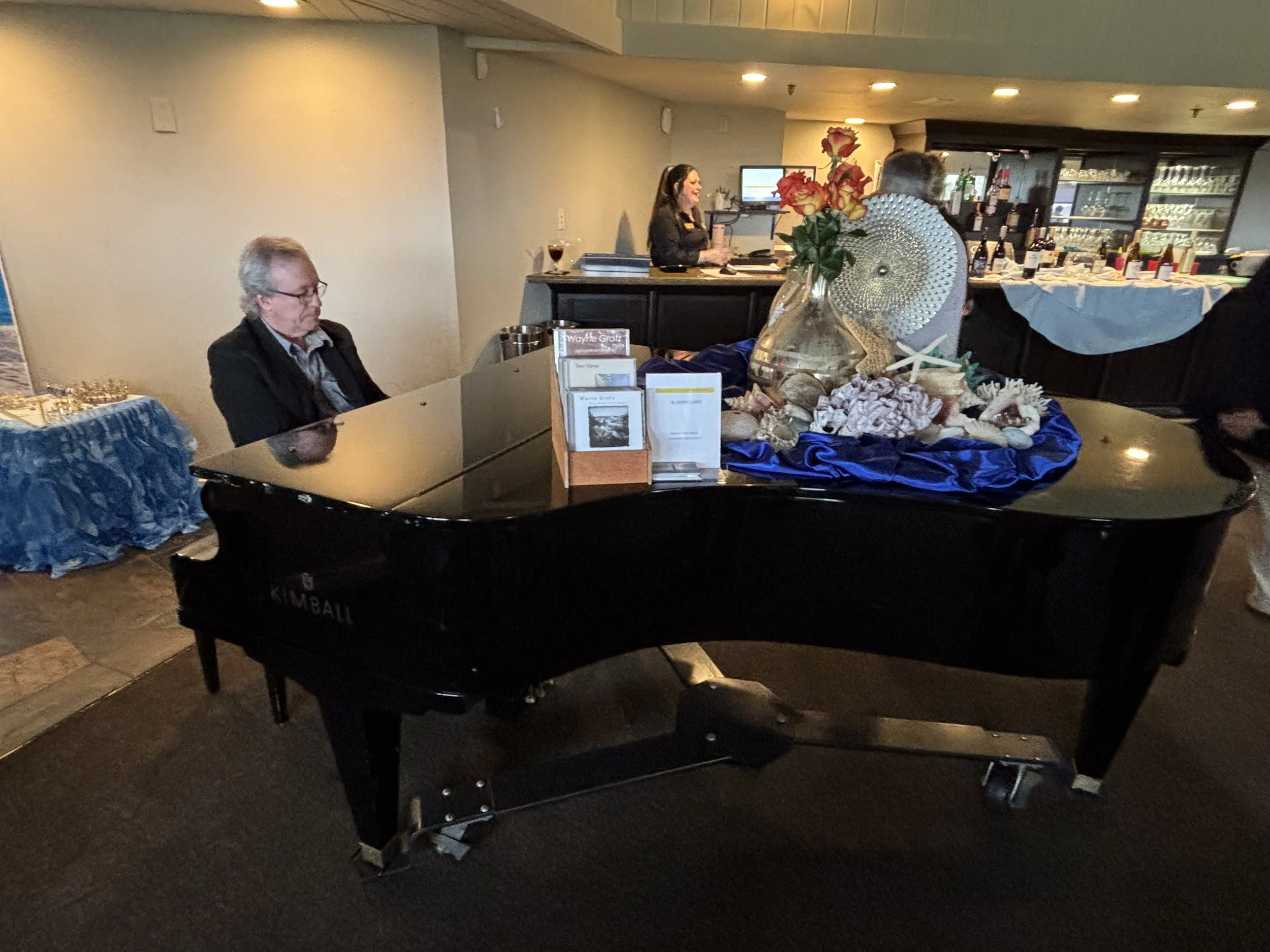 Wayne Gratz entertained