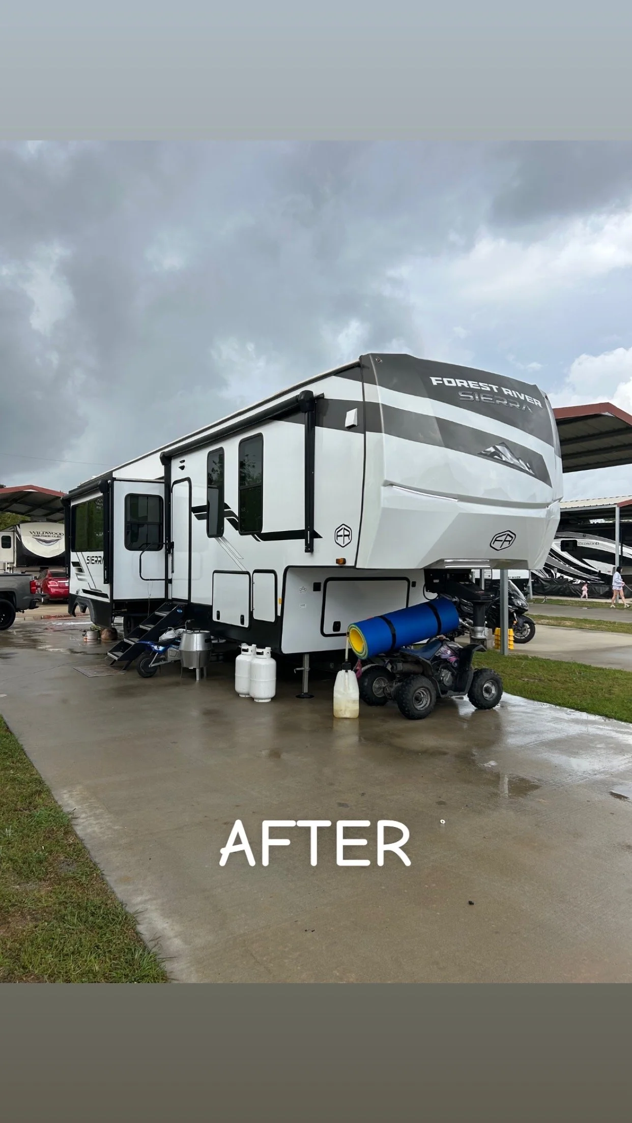 Full Mobile Camper  And RV Exterior Detail