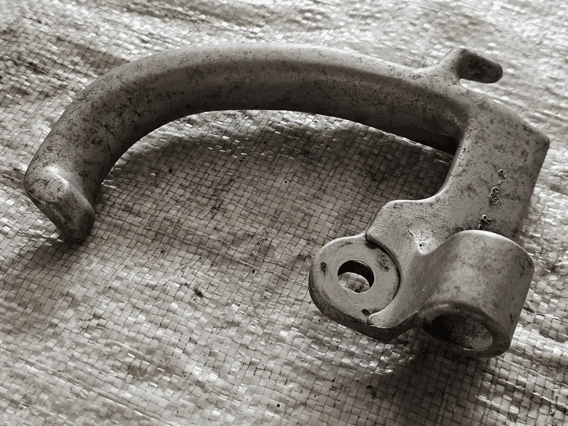 HONDA VFR 750 MY7R Right Hand Rear Grab Handle (33019)