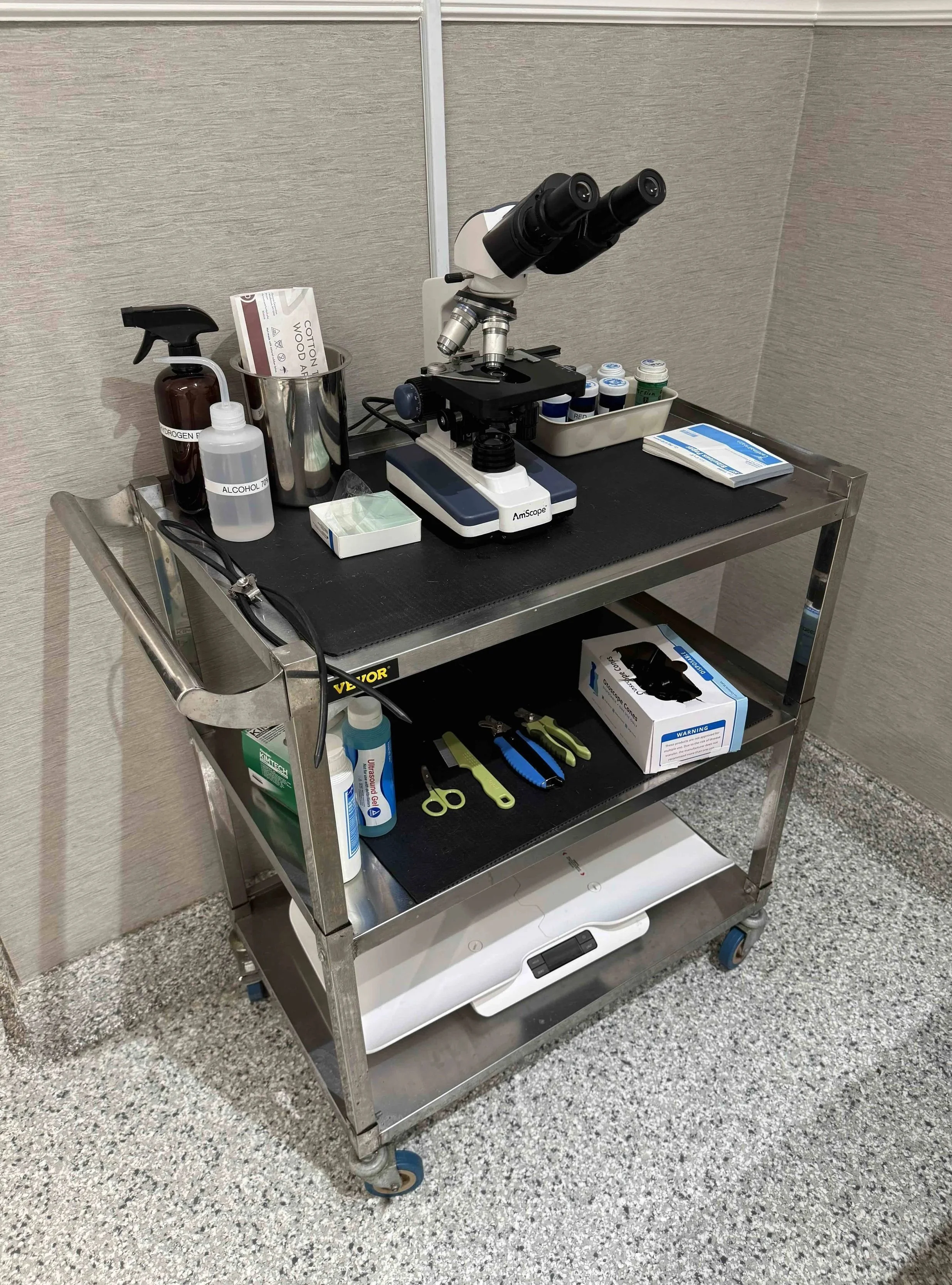 Veterinary microscope and lab equipment used for fecal testing for dogs and cats in Newark, NJ