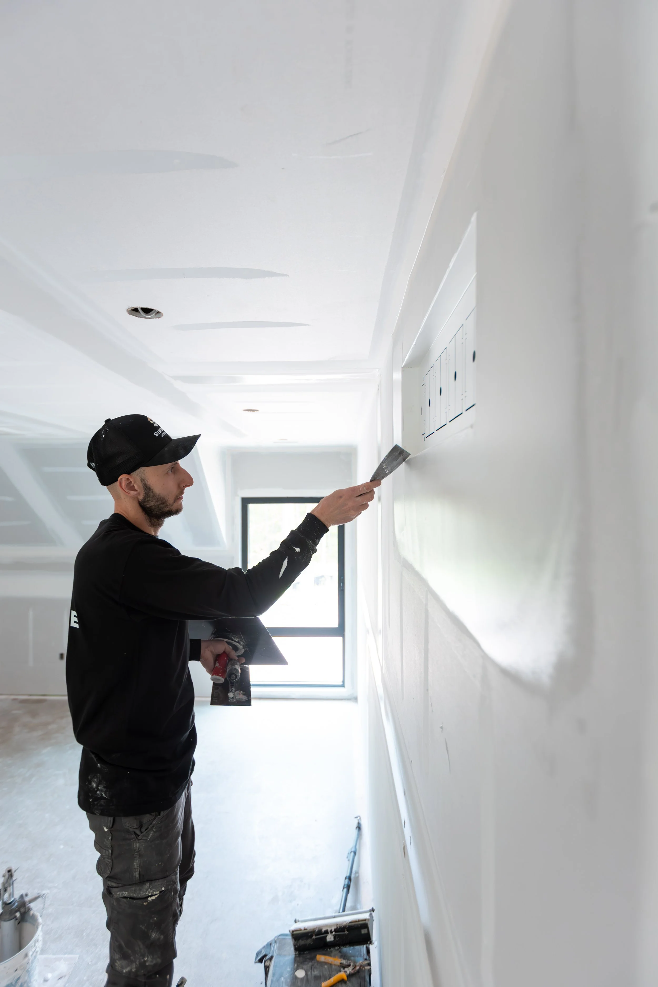 Interior painting services across Muskoka and surrounding communities such as Bracebridge, Huntsville, and Port Carling. Our team delivers clean lines, smooth finishes, and premium coatings that complement expertly finished drywall surfaces.