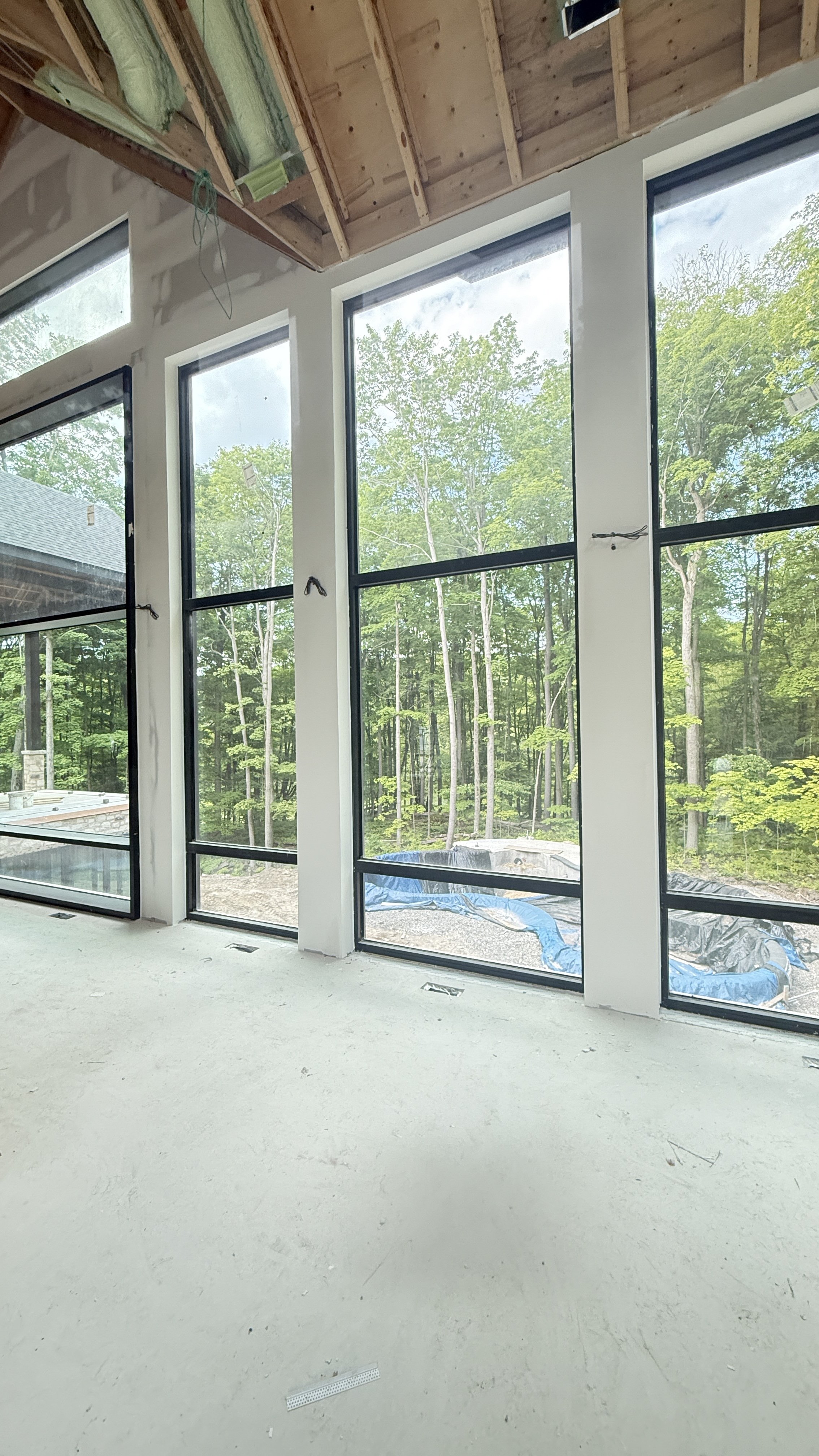 Large-scale custom home drywall installation in Florida