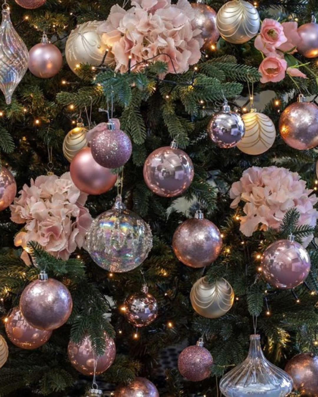 Christmas Decorations for the Workplace: Your Questions Answered