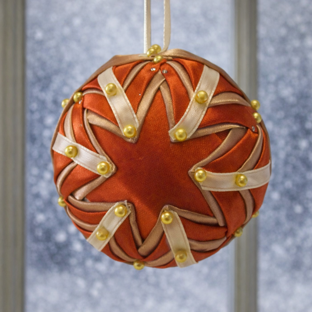 Ruby Champagne Close.png