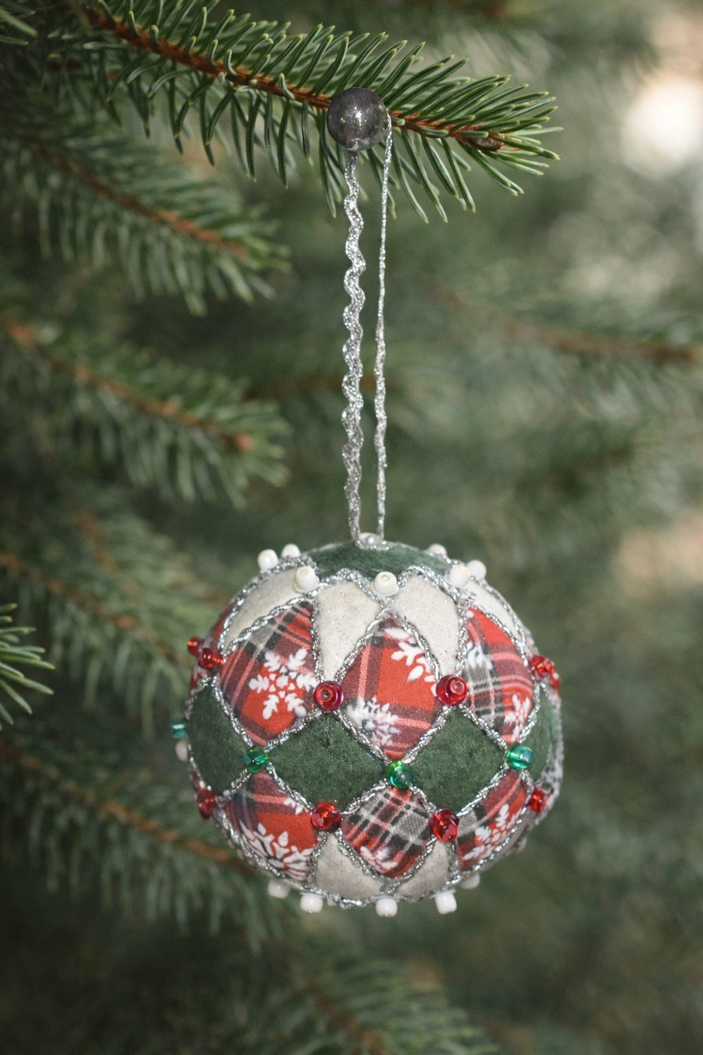 Snowflake in Plaid Harlequin.png